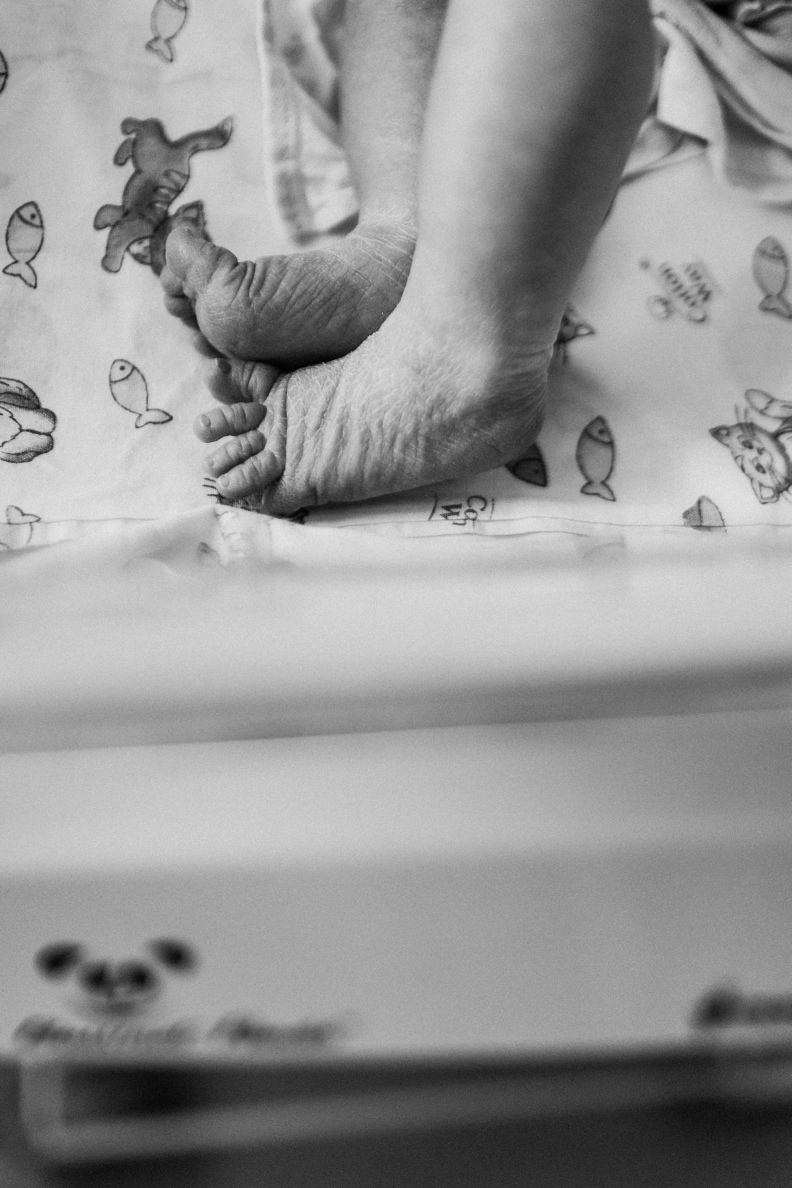 Выписка с палатой. Семейный фотограф Тюмень, фотограф на роды Салмина Мария