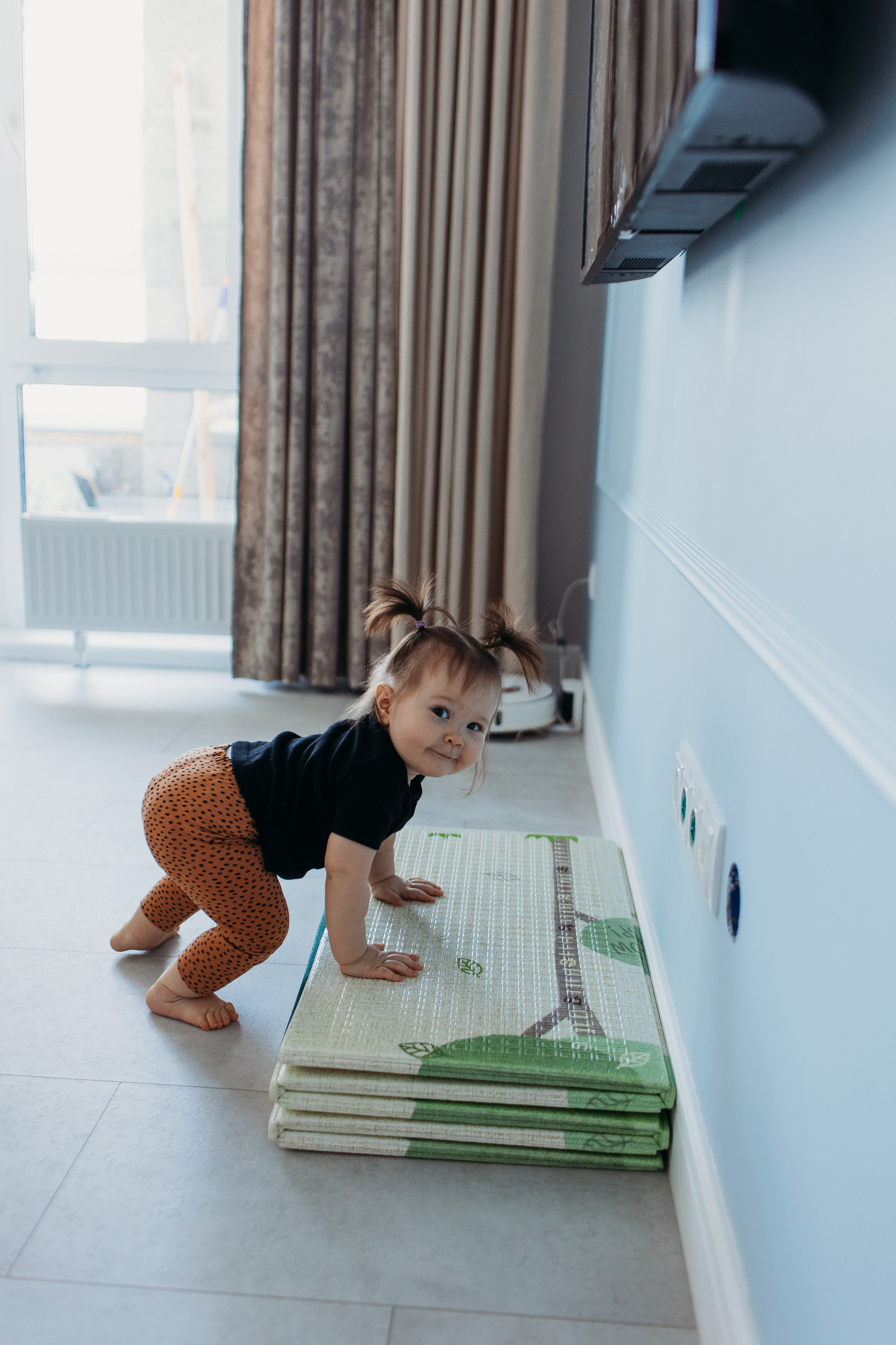 1 годик. Семейный фотограф Тюмень, фотограф на роды Салмина Мария