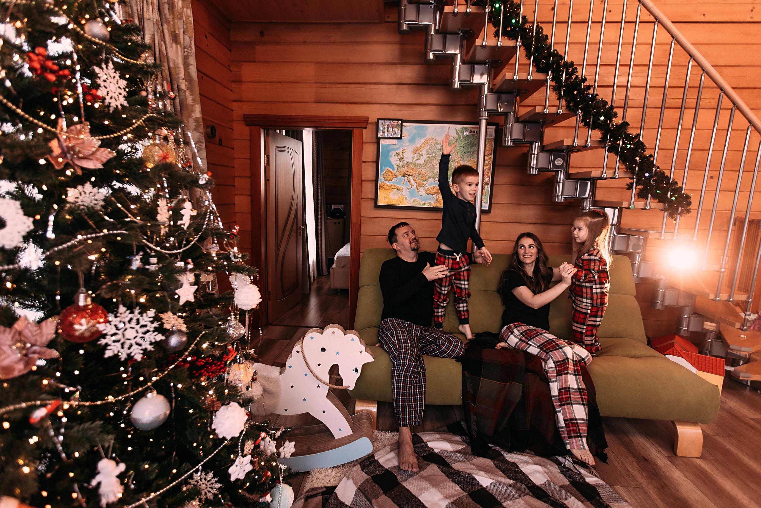 Тёплый новый год. Семейный фотограф Тюмень, фотограф на роды Салмина Мария