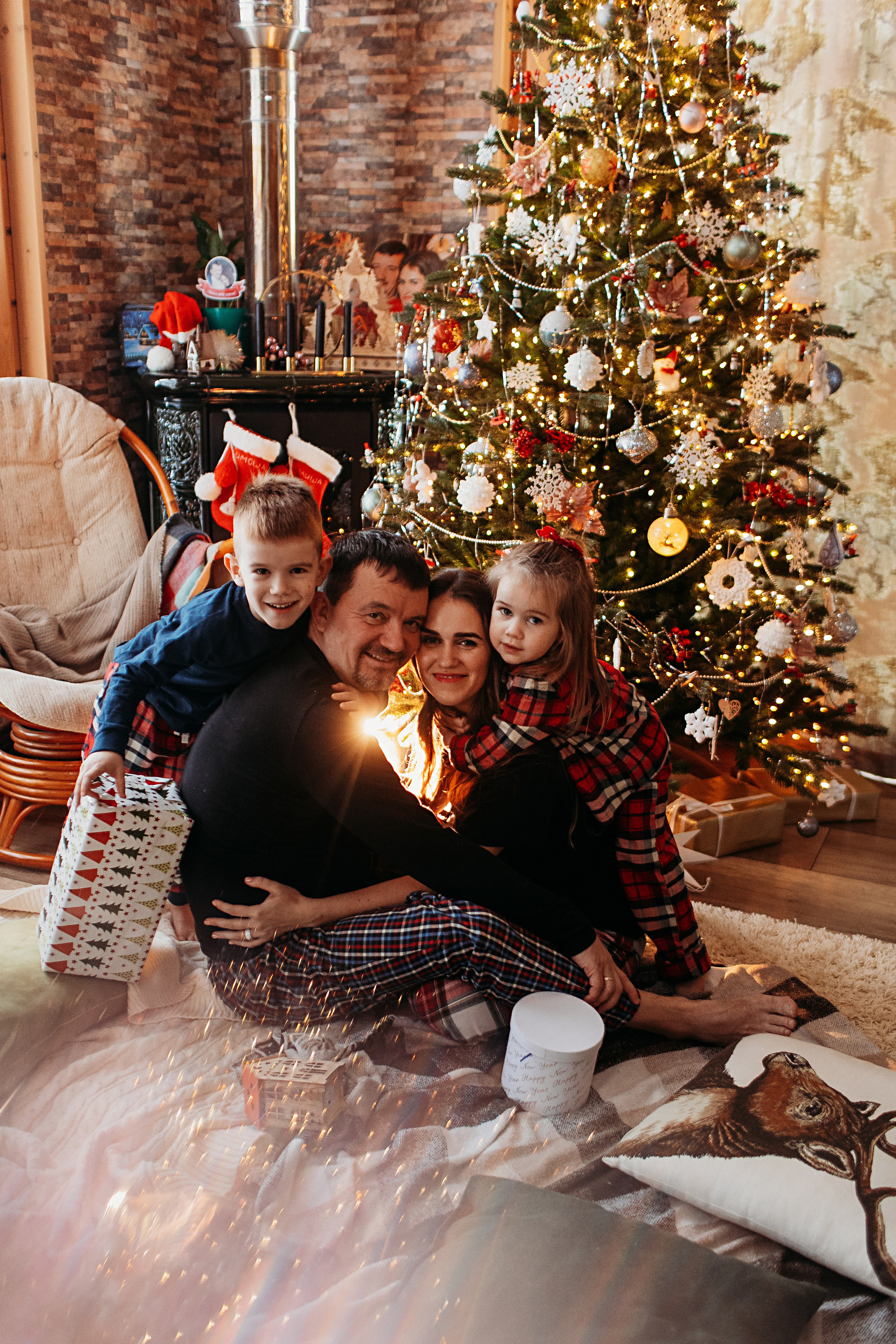 Тёплый новый год. Семейный фотограф Тюмень, фотограф на роды Салмина Мария