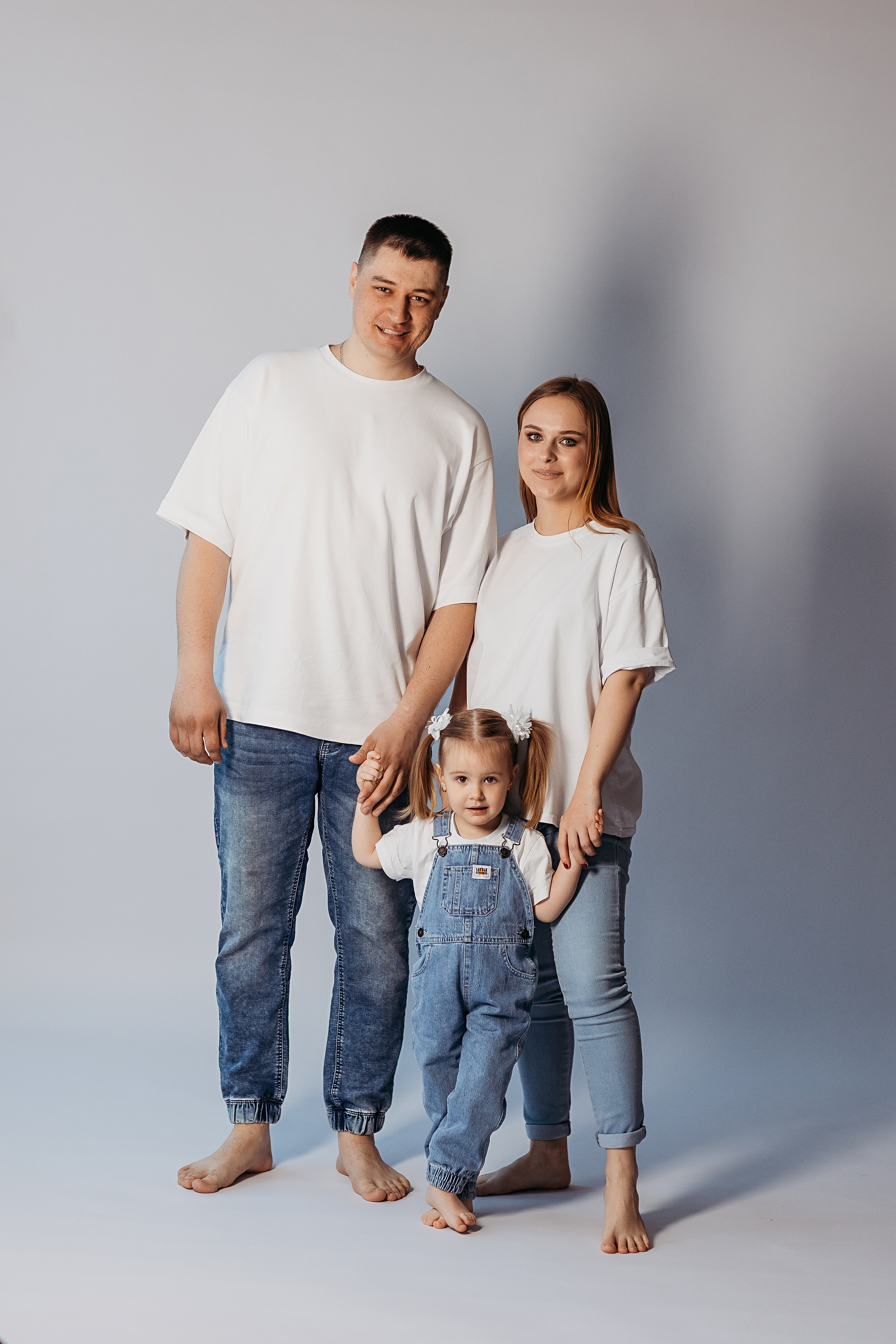 На фотофонах. Семейный фотограф Тюмень, фотограф на роды Салмина Мария