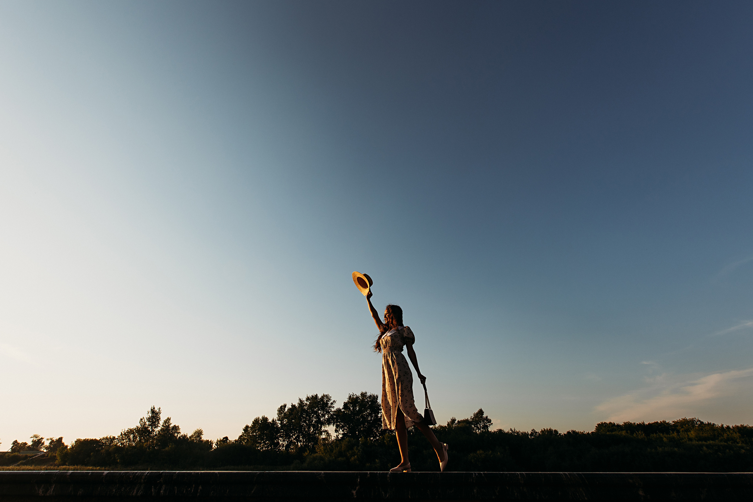 Набережная на закате. Семейный фотограф Тюмень, фотограф на роды Салмина Мария