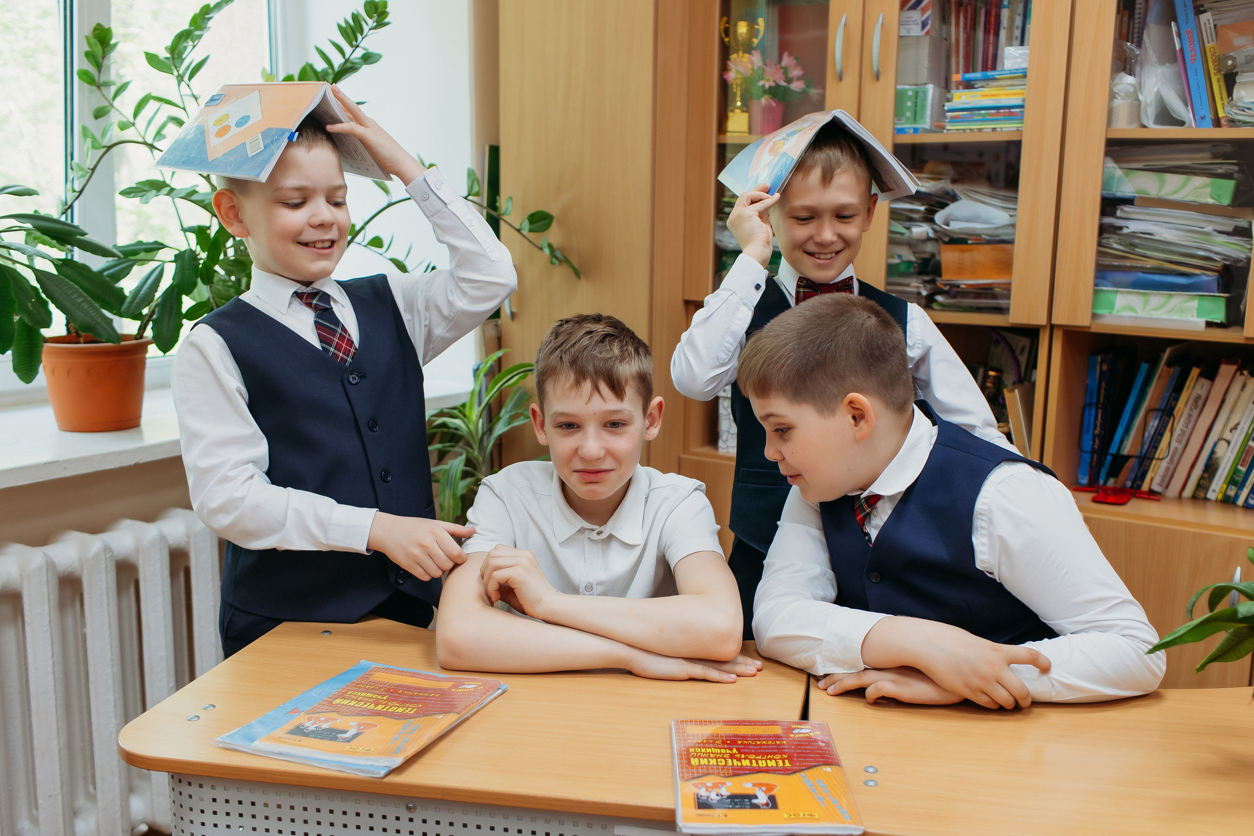 Школа 2 класс. Семейный фотограф Тюмень, фотограф на роды Салмина Мария