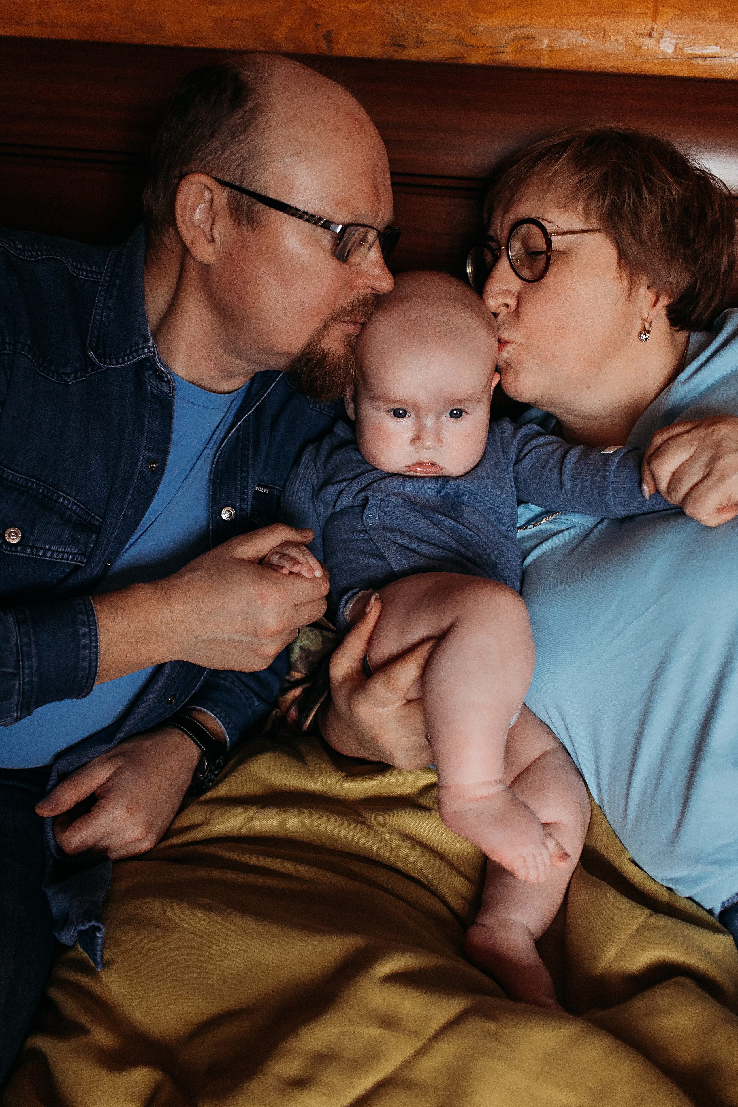 Большая семья. Семейный фотограф Тюмень, фотограф на роды Салмина Мария