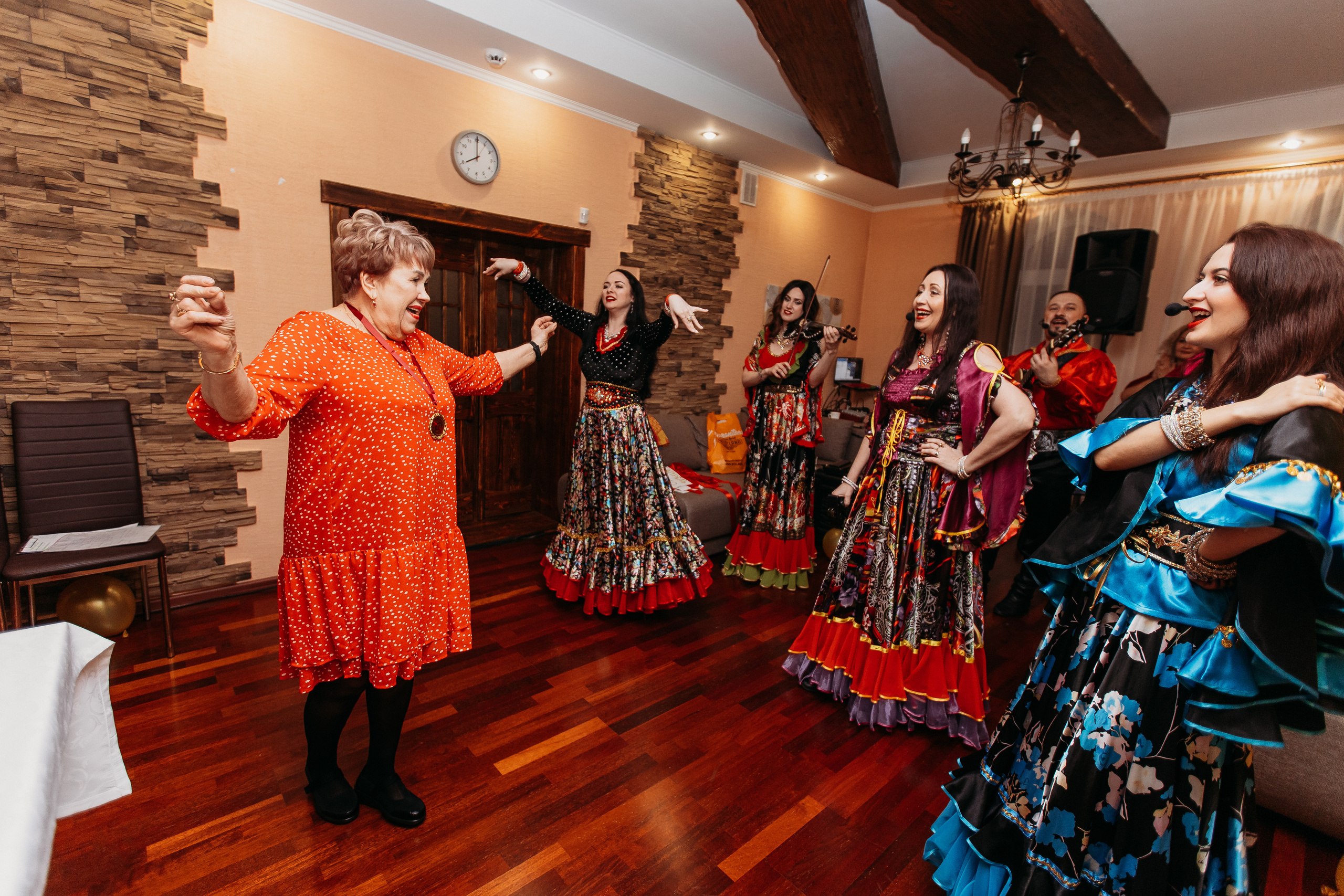 Банкет. Семейный фотограф Тюмень, фотограф на роды Салмина Мария