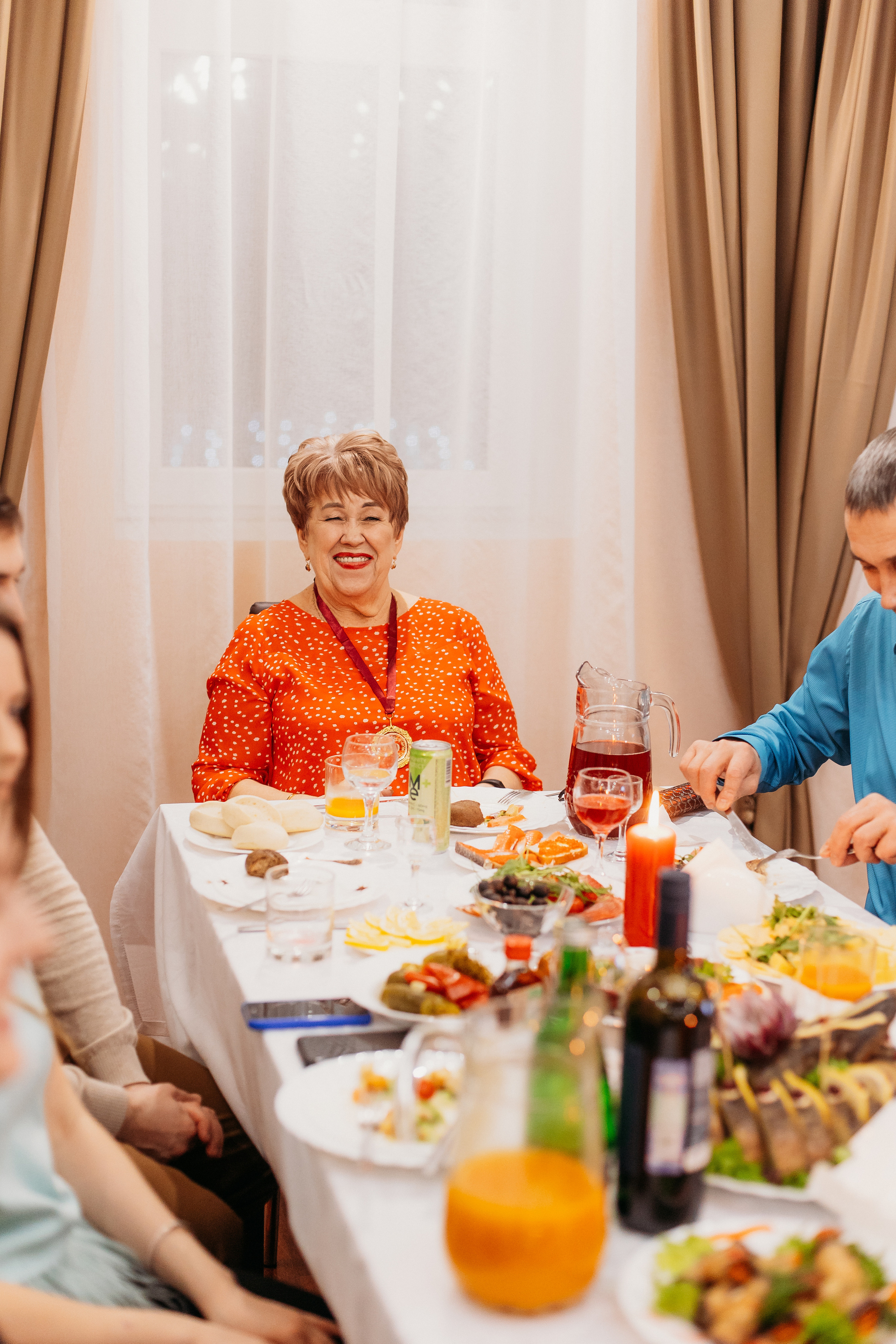 Банкет. Семейный фотограф Тюмень, фотограф на роды Салмина Мария