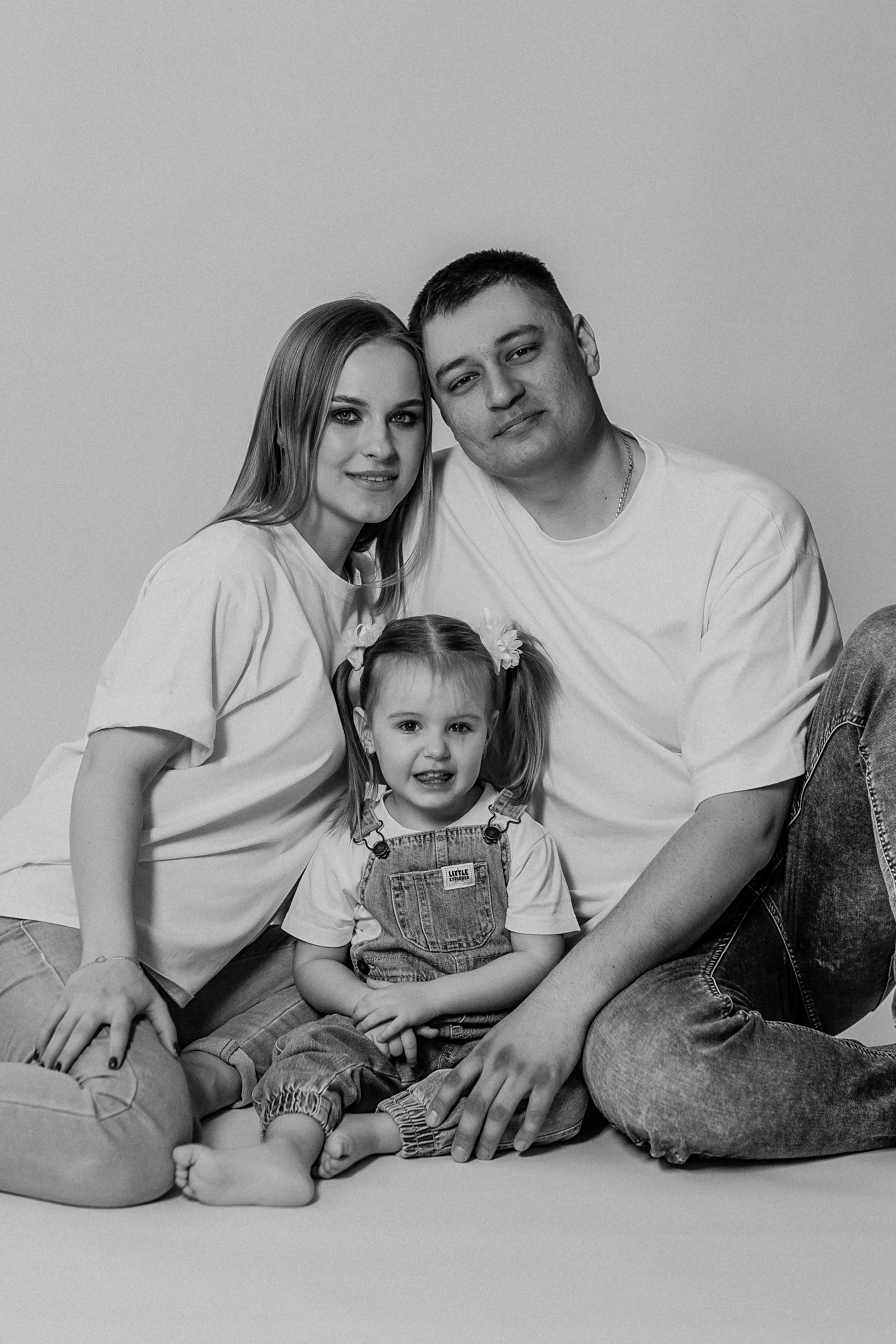 На фотофонах. Семейный фотограф Тюмень, фотограф на роды Салмина Мария