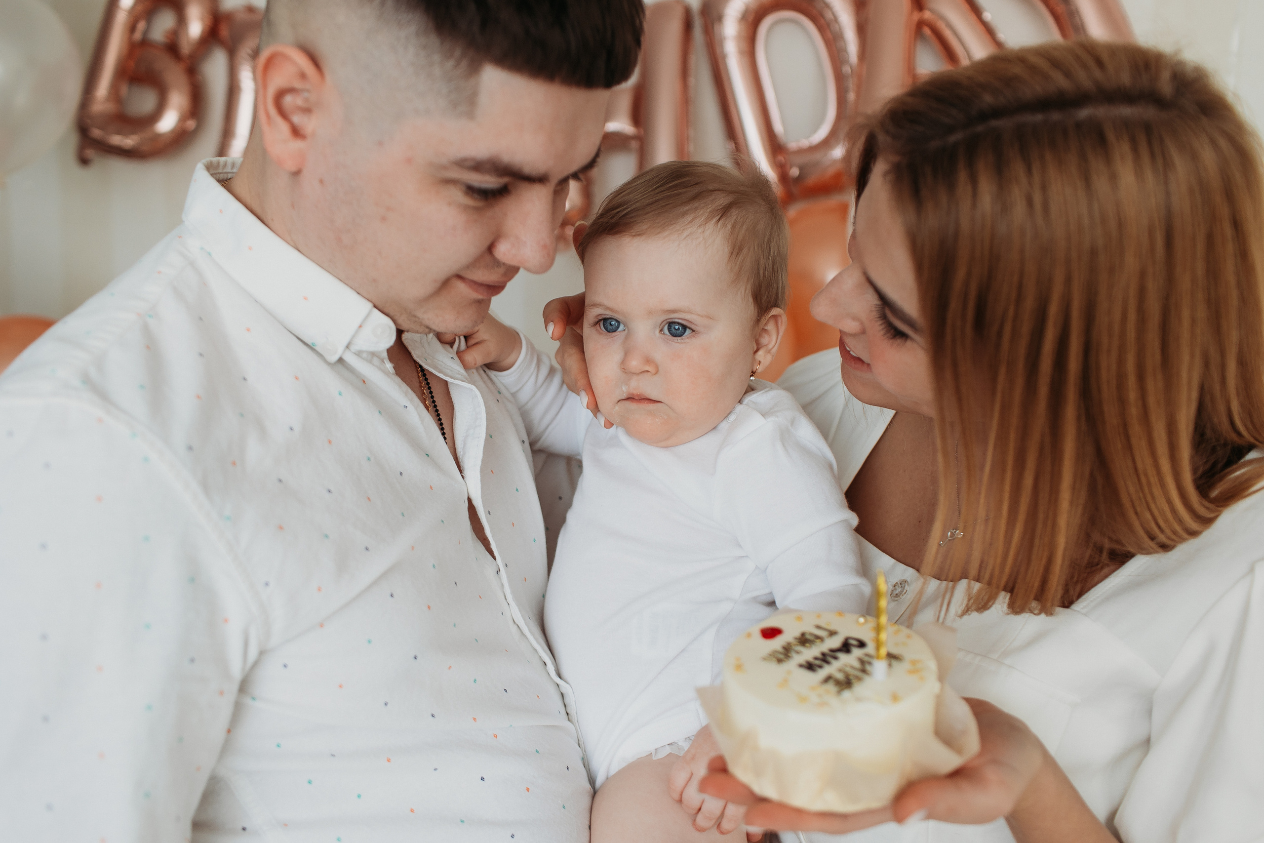 Годик. Семейный фотограф Тюмень, фотограф на роды Салмина Мария