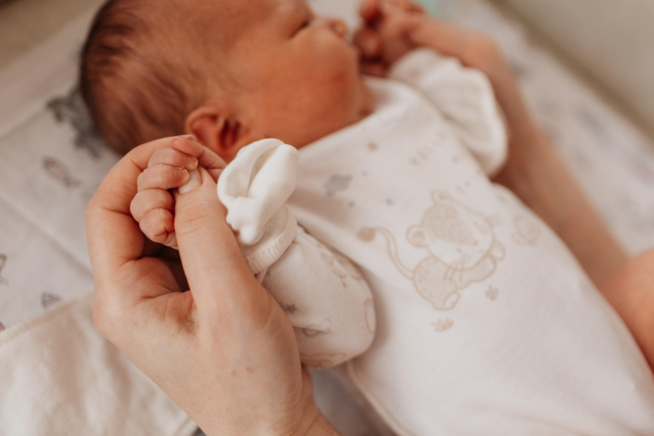 Выписка с палатой. Семейный фотограф Тюмень, фотограф на роды Салмина Мария