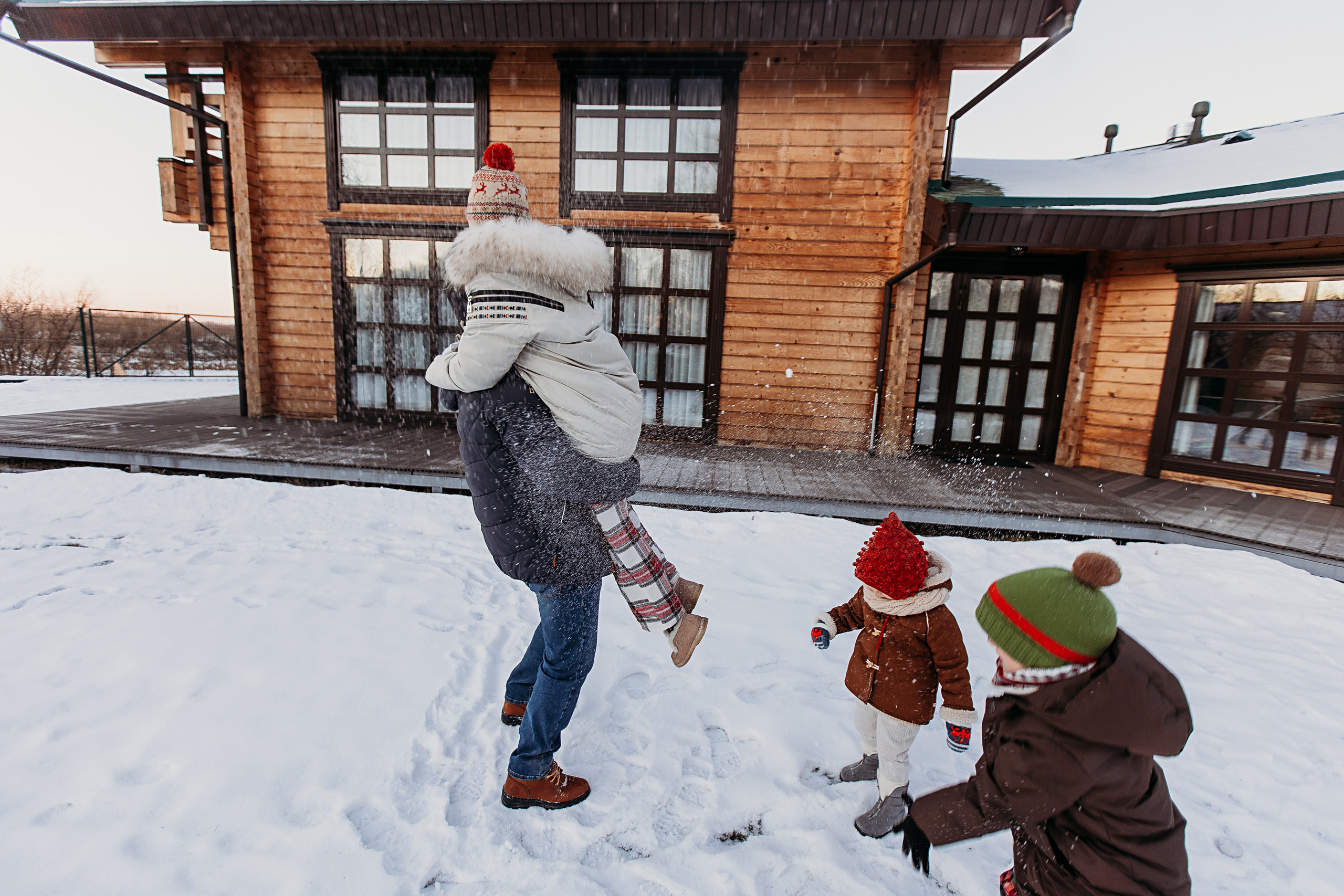 Тёплый новый год. Семейный фотограф Тюмень, фотограф на роды Салмина Мария