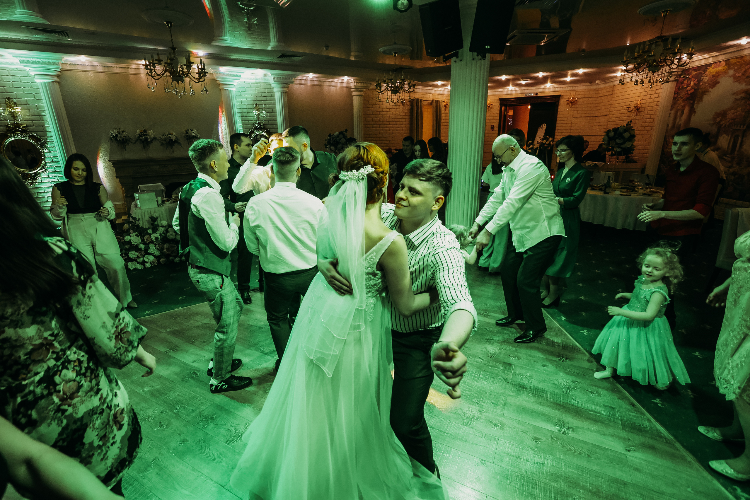 Банкет. Семейный фотограф Тюмень, фотограф на роды Салмина Мария