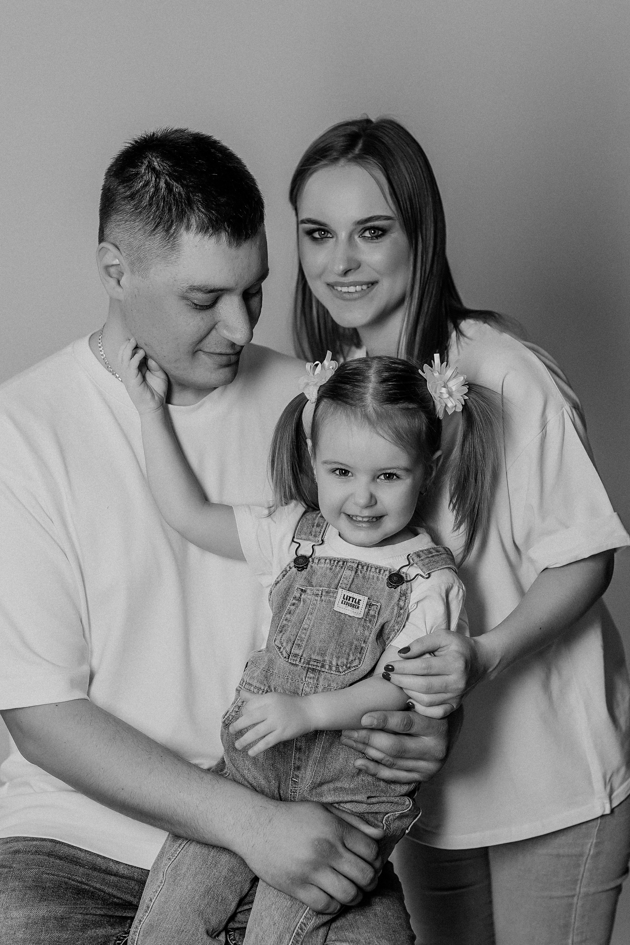 На фотофонах. Семейный фотограф Тюмень, фотограф на роды Салмина Мария