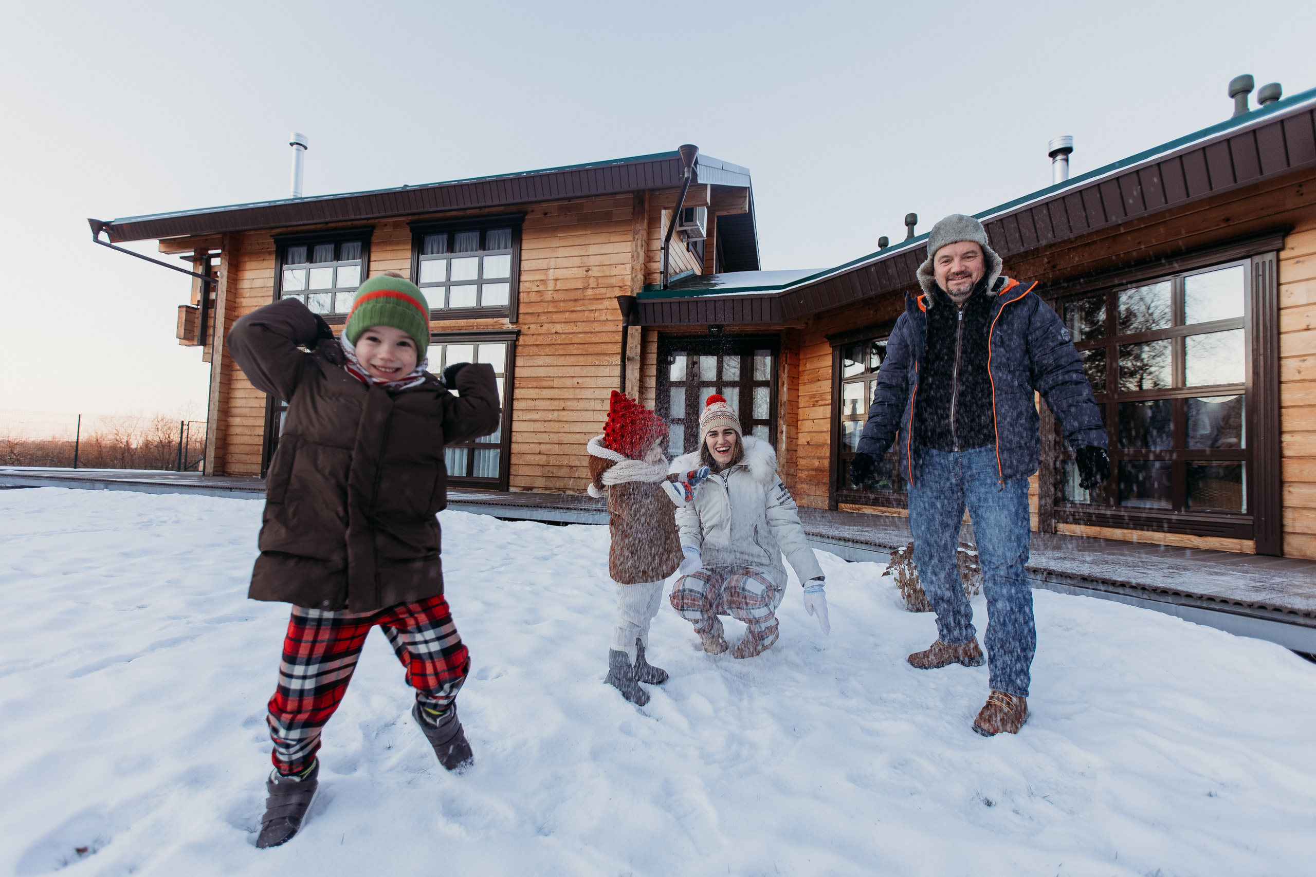 Тёплый новый год. Семейный фотограф Тюмень, фотограф на роды Салмина Мария