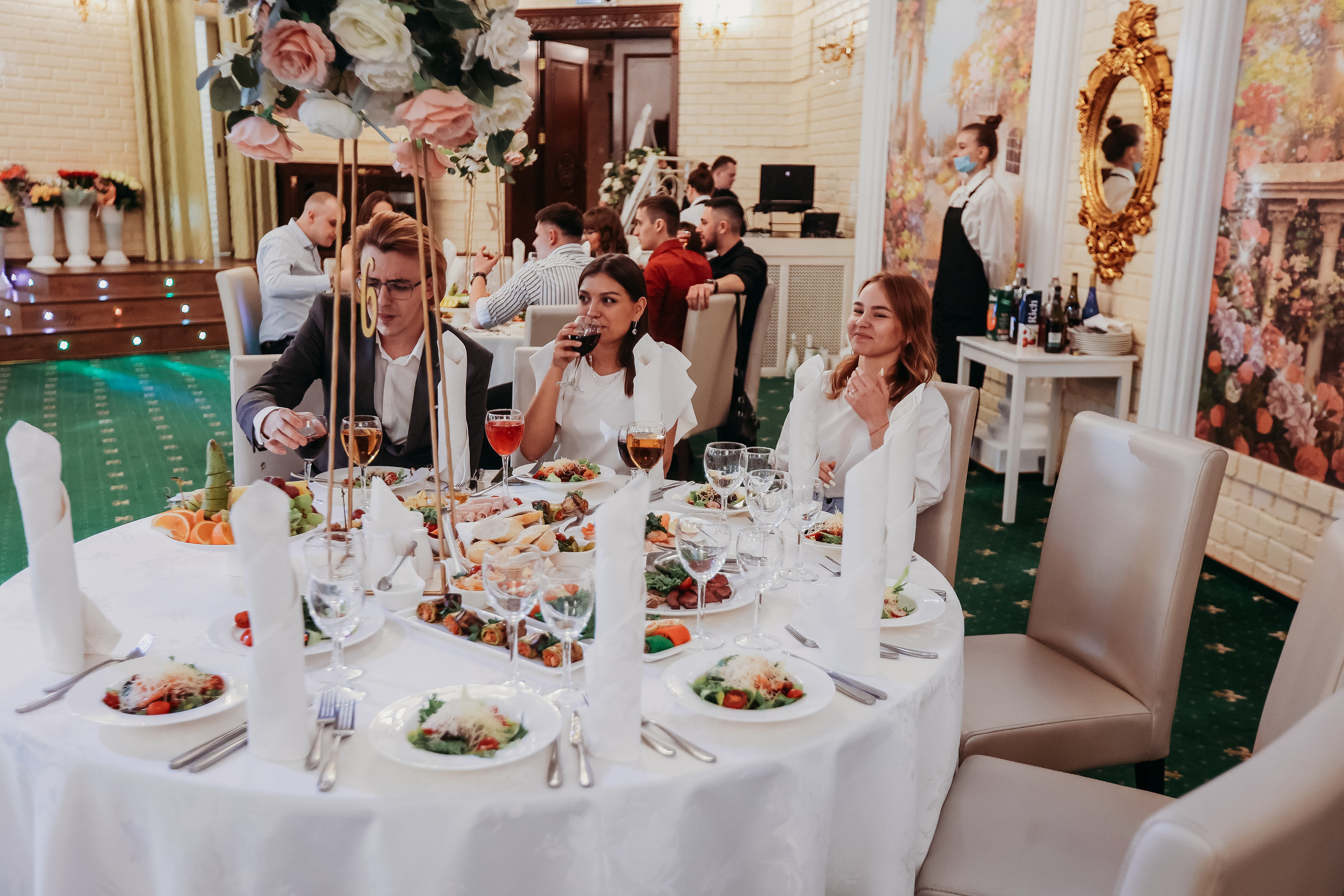 Банкет. Семейный фотограф Тюмень, фотограф на роды Салмина Мария