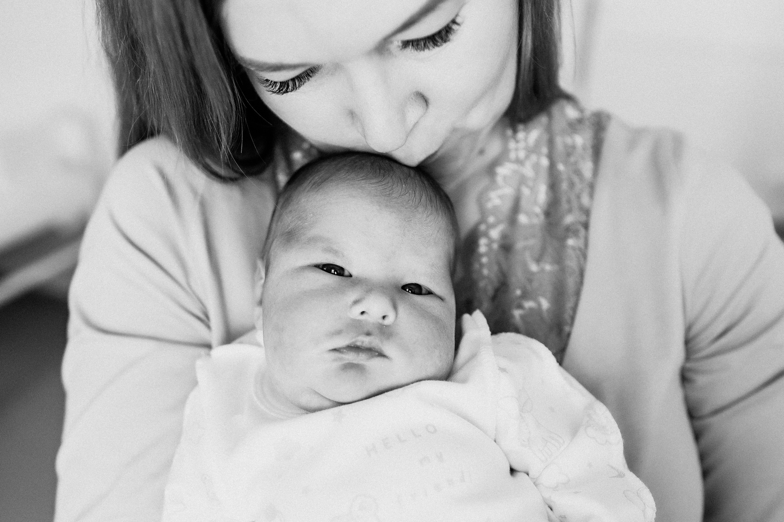 Выписка с палатой. Семейный фотограф Тюмень, фотограф на роды Салмина Мария