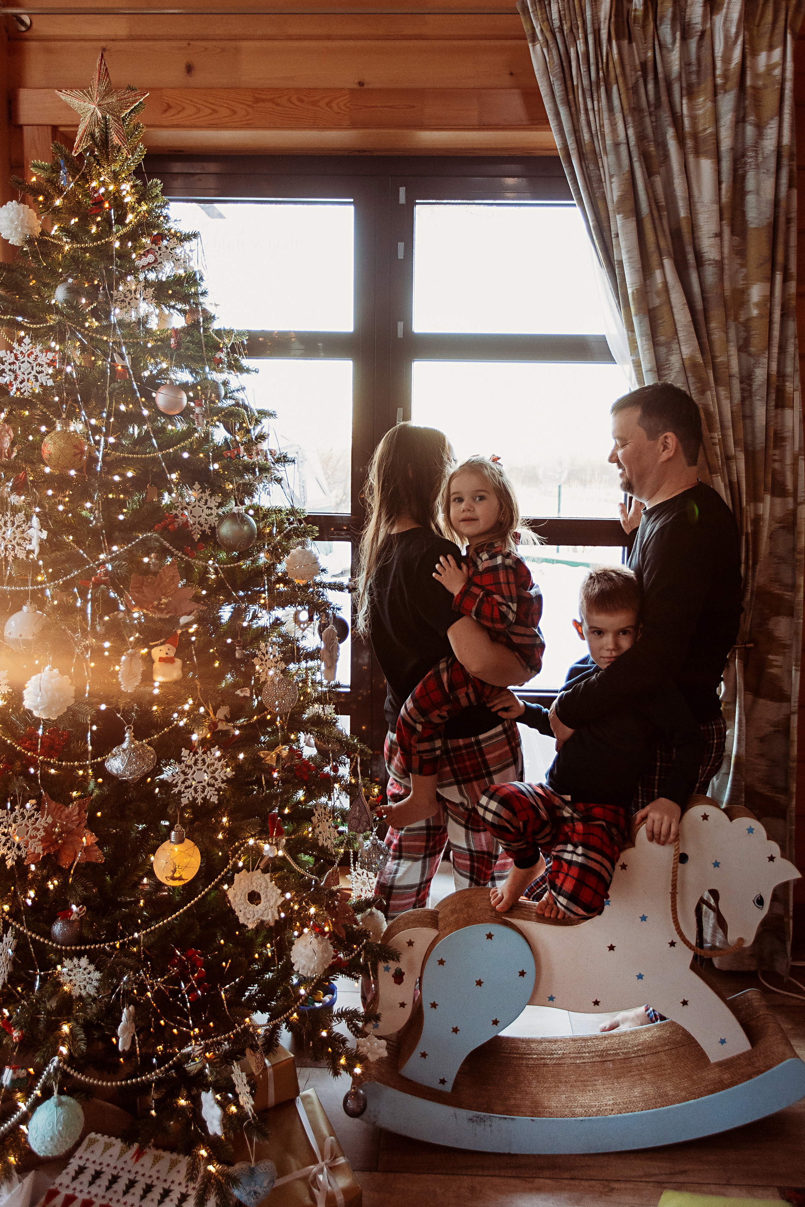 Тёплый новый год. Семейный фотограф Тюмень, фотограф на роды Салмина Мария