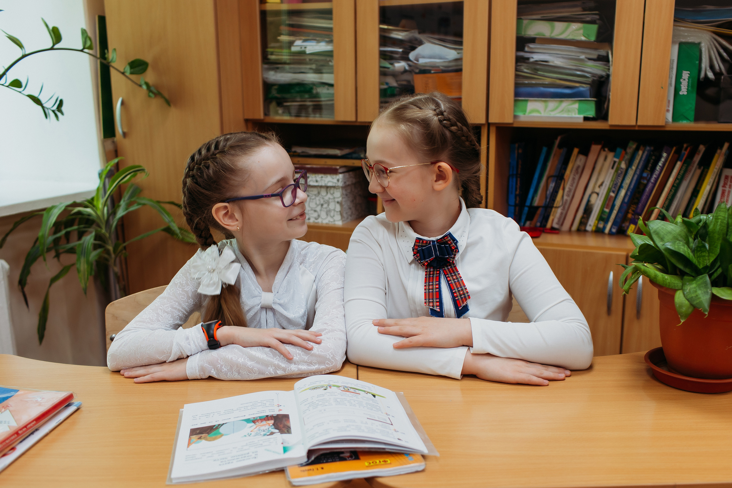 Школа 2 класс. Семейный фотограф Тюмень, фотограф на роды Салмина Мария