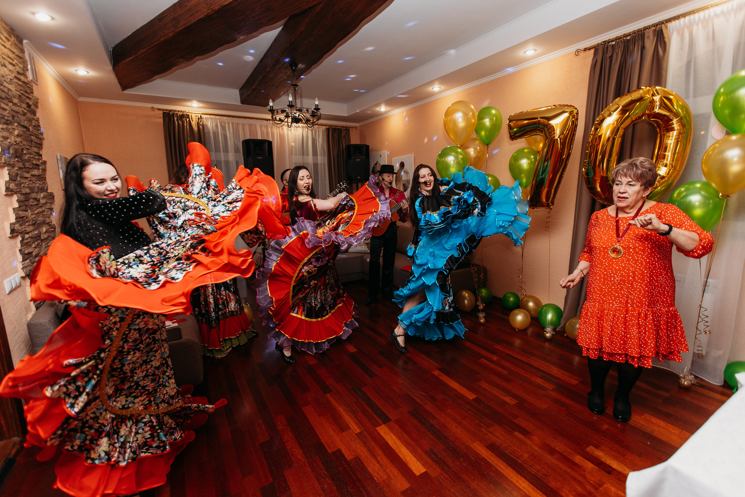 Банкет. Семейный фотограф Тюмень, фотограф на роды Салмина Мария