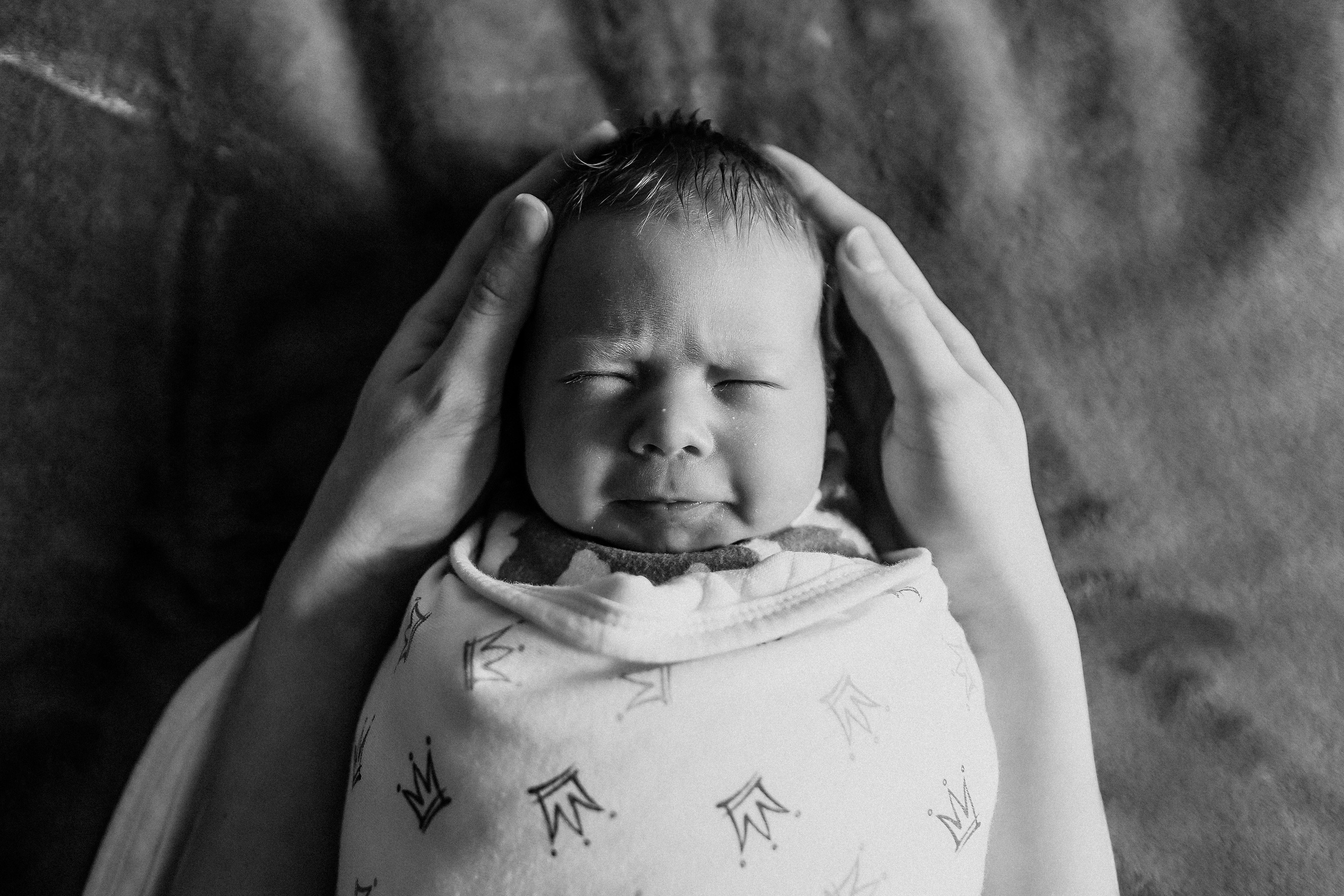 Новорожденный. Семейный фотограф Тюмень, фотограф на роды Салмина Мария