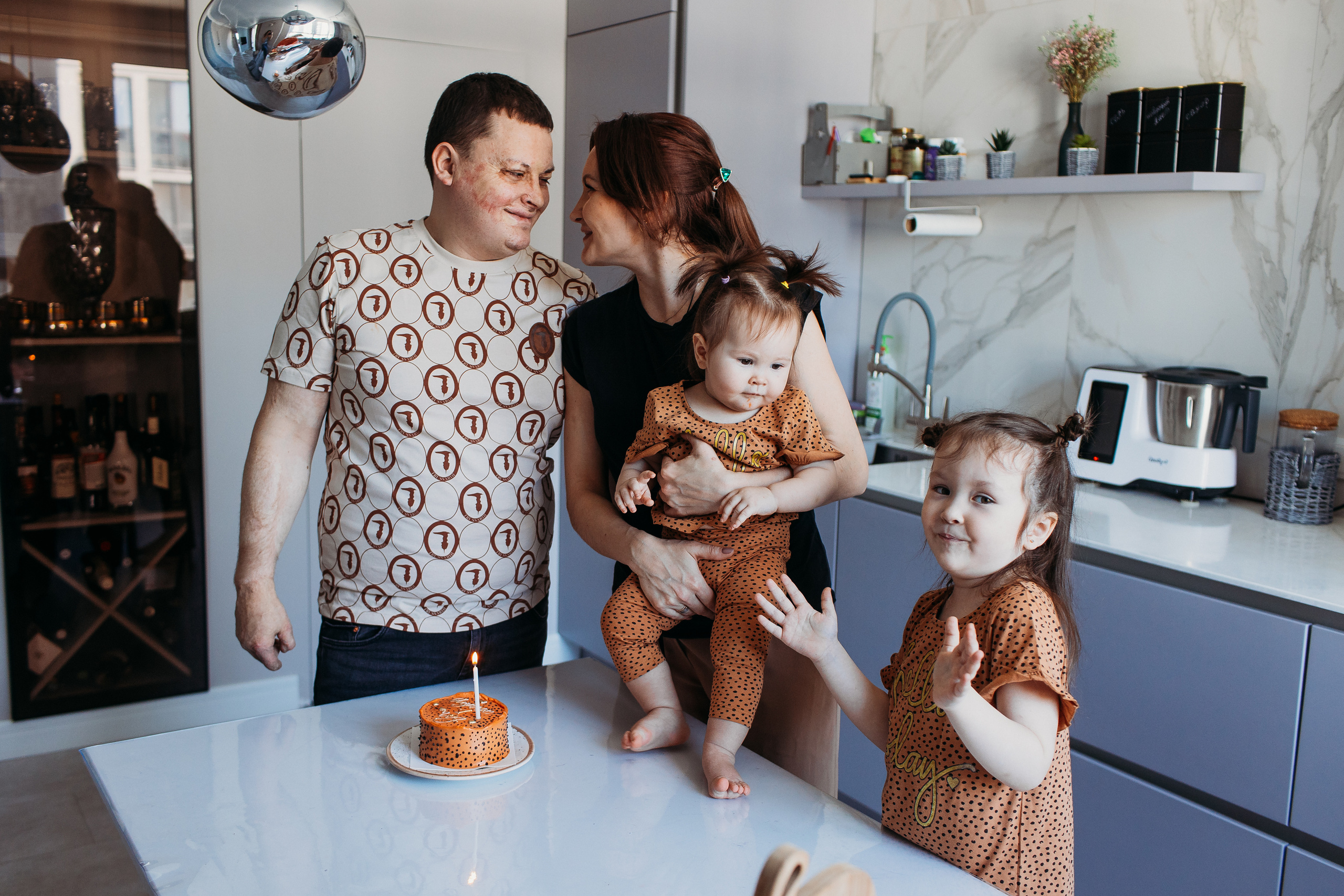 1 годик. Семейный фотограф Тюмень, фотограф на роды Салмина Мария