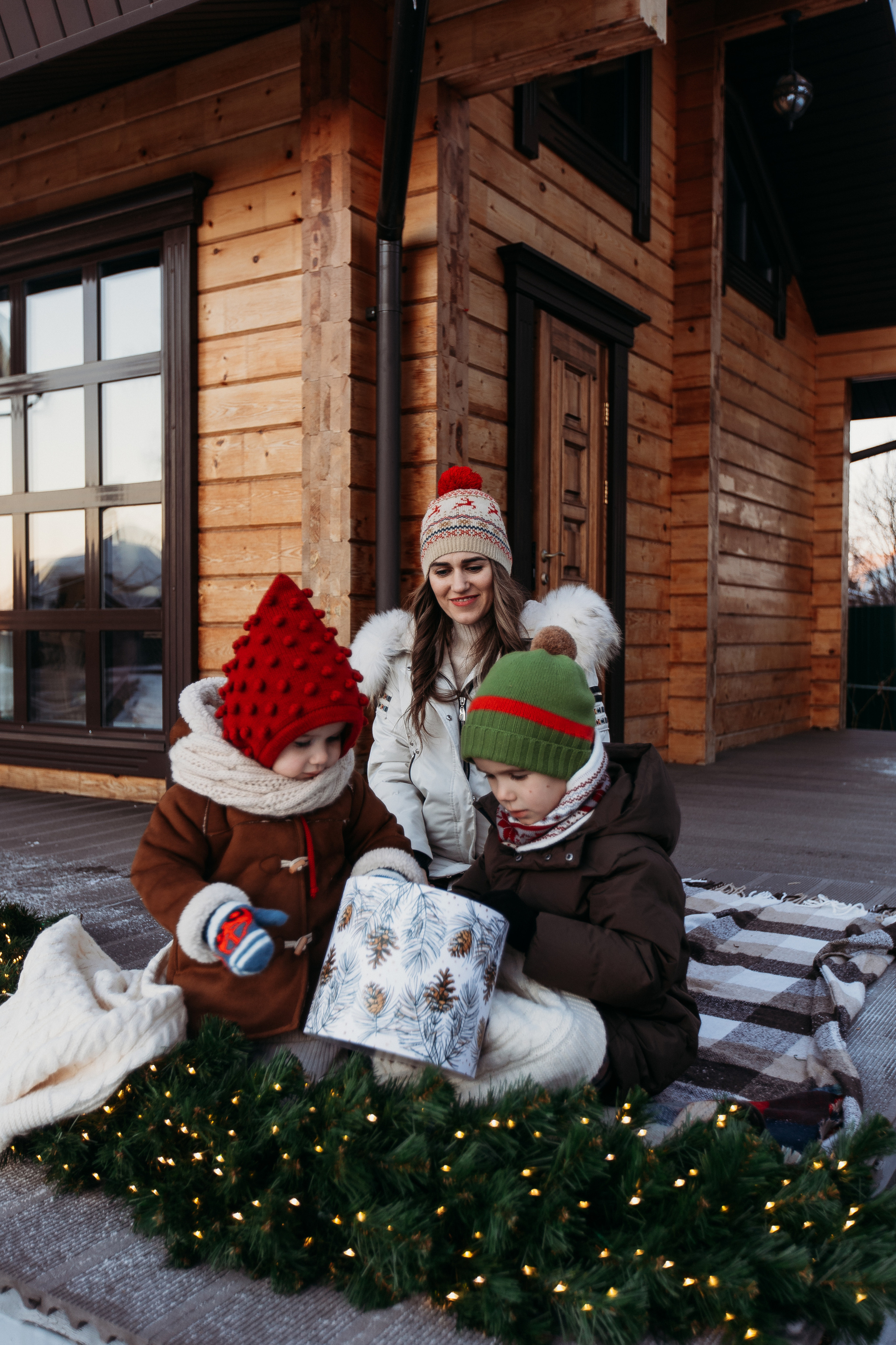 Тёплый новый год. Семейный фотограф Тюмень, фотограф на роды Салмина Мария