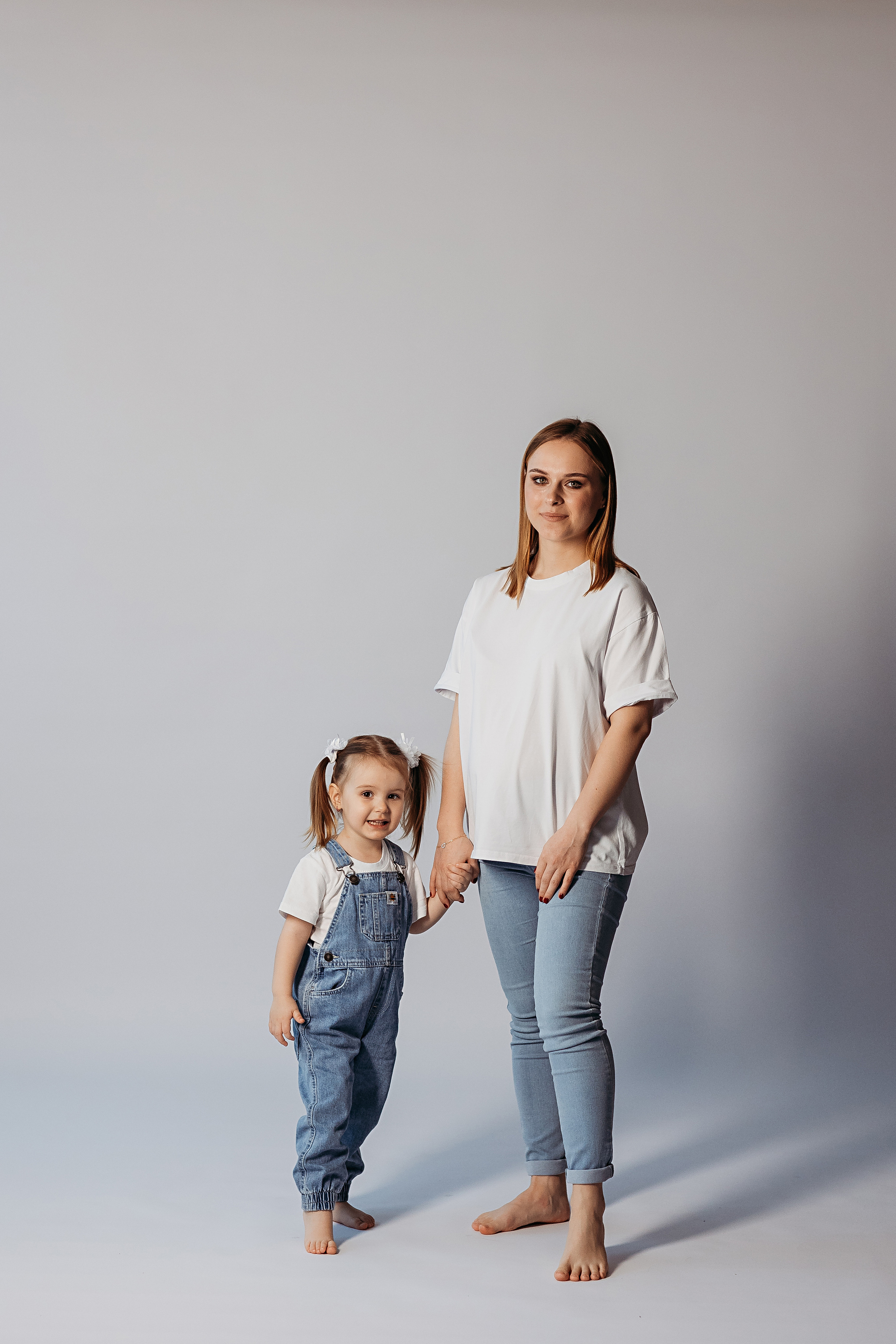 На фотофонах. Семейный фотограф Тюмень, фотограф на роды Салмина Мария