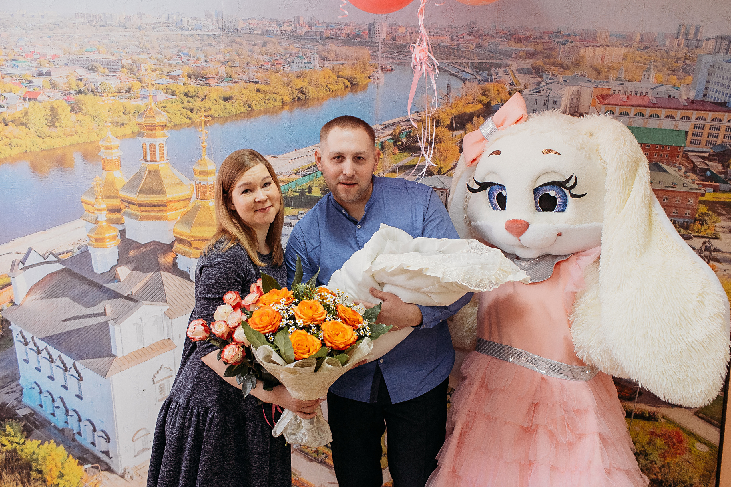 Выписка с палатой. Семейный фотограф Тюмень, фотограф на роды Салмина Мария