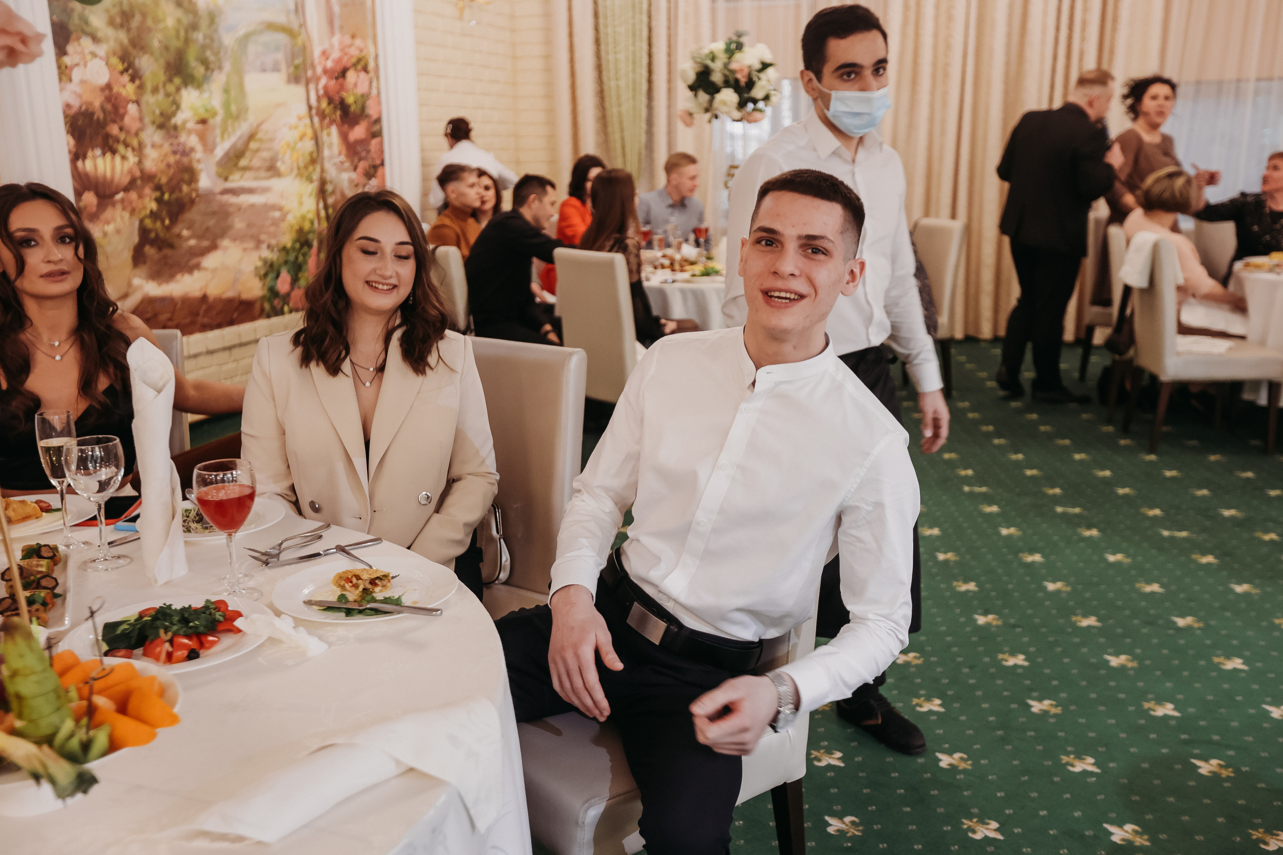 Банкет. Семейный фотограф Тюмень, фотограф на роды Салмина Мария