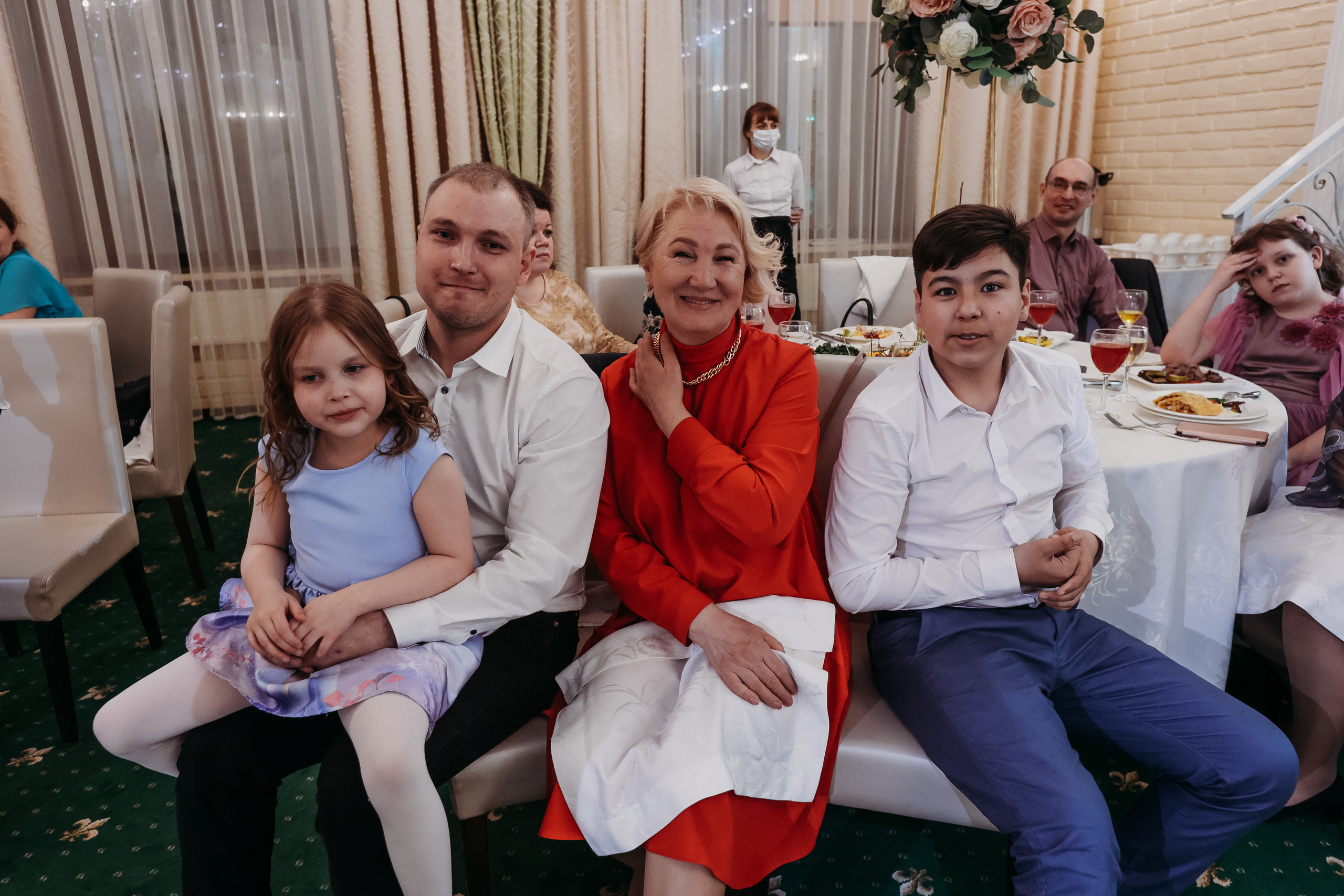 Банкет. Семейный фотограф Тюмень, фотограф на роды Салмина Мария