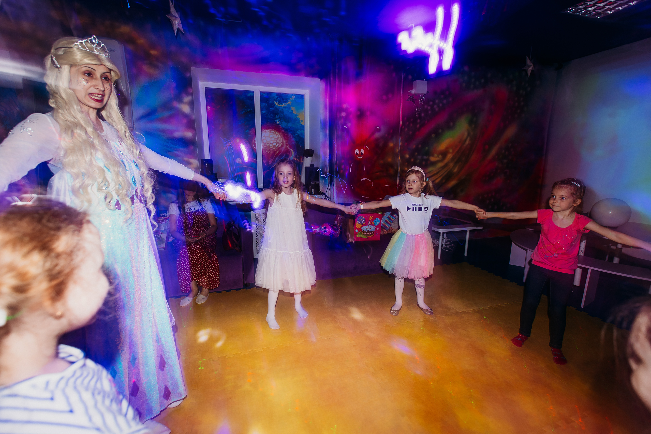 5 лет, день рождения в НЕО. Семейный фотограф Тюмень, фотограф на роды Салмина Мария