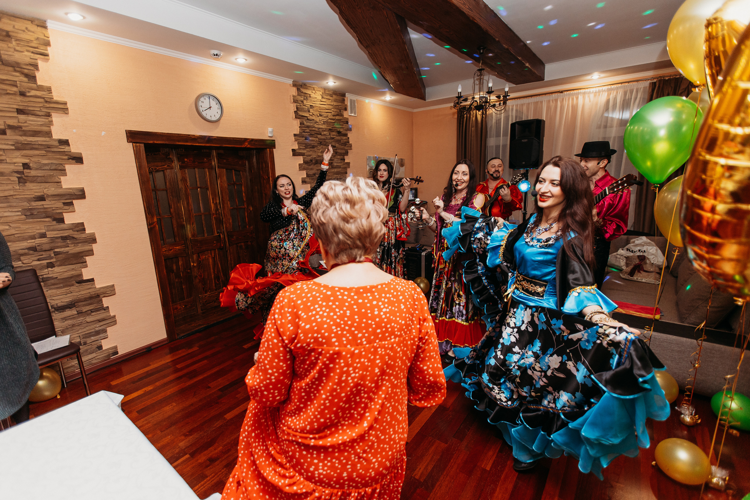 Банкет. Семейный фотограф Тюмень, фотограф на роды Салмина Мария