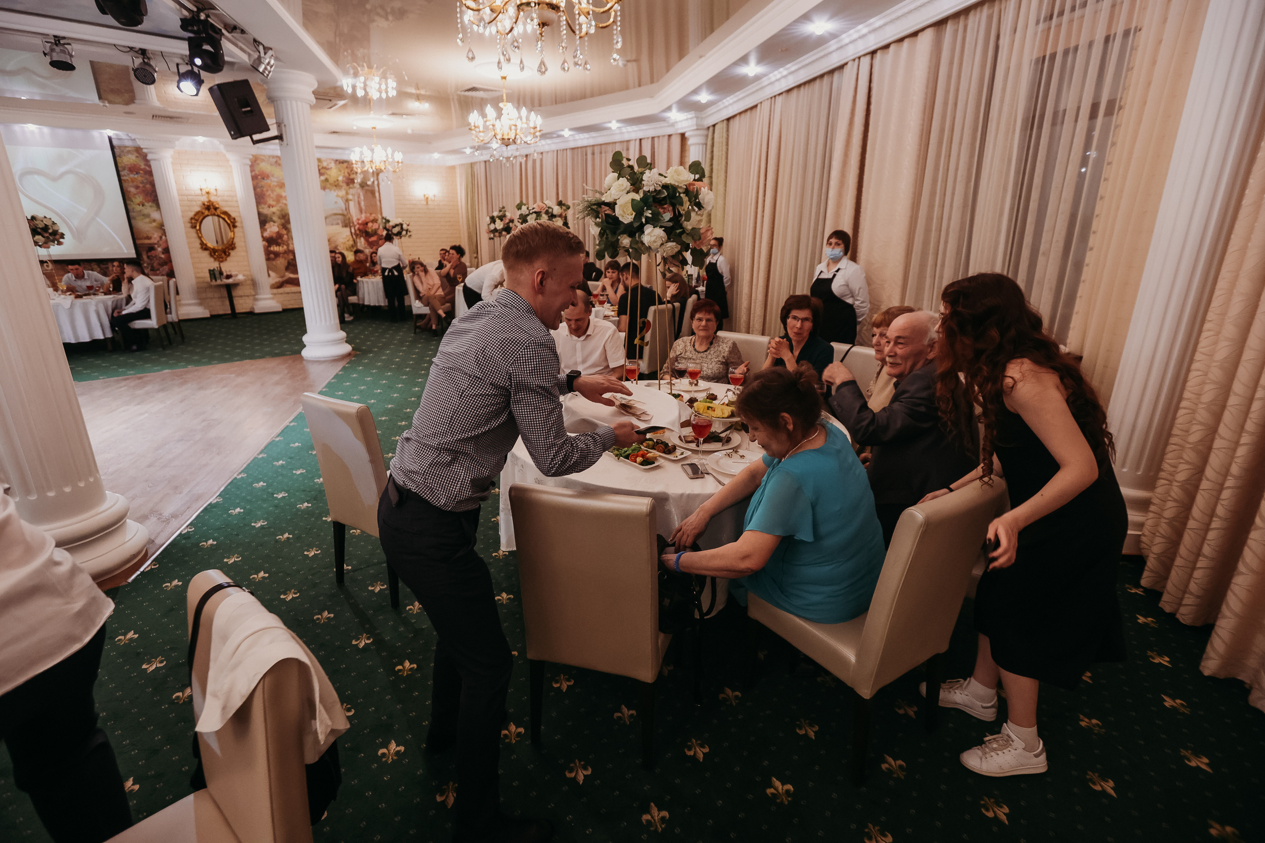 Банкет. Семейный фотограф Тюмень, фотограф на роды Салмина Мария