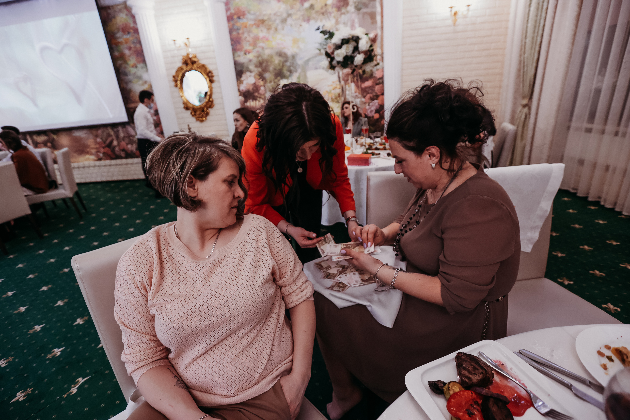 Банкет. Семейный фотограф Тюмень, фотограф на роды Салмина Мария