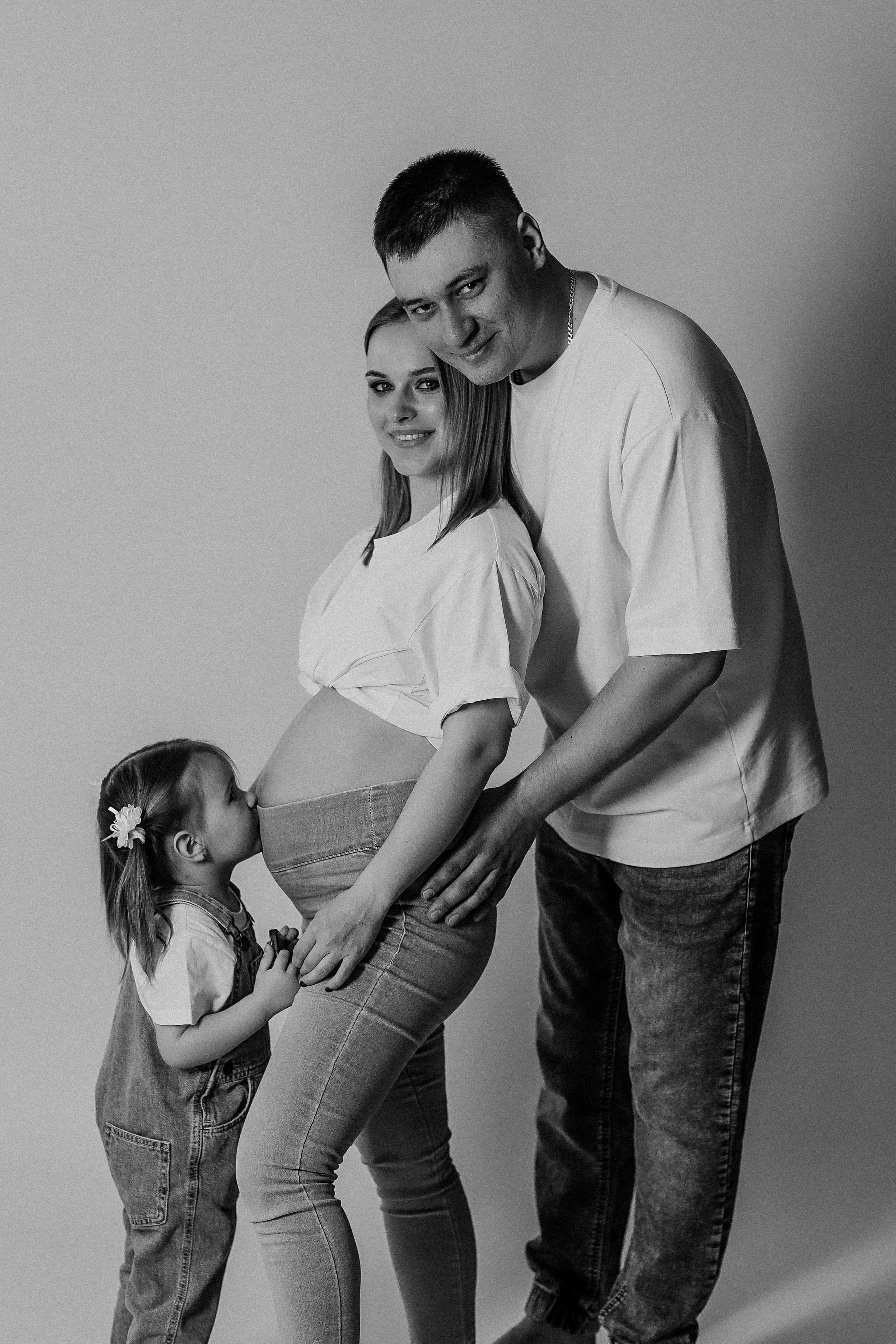 На фотофонах. Семейный фотограф Тюмень, фотограф на роды Салмина Мария