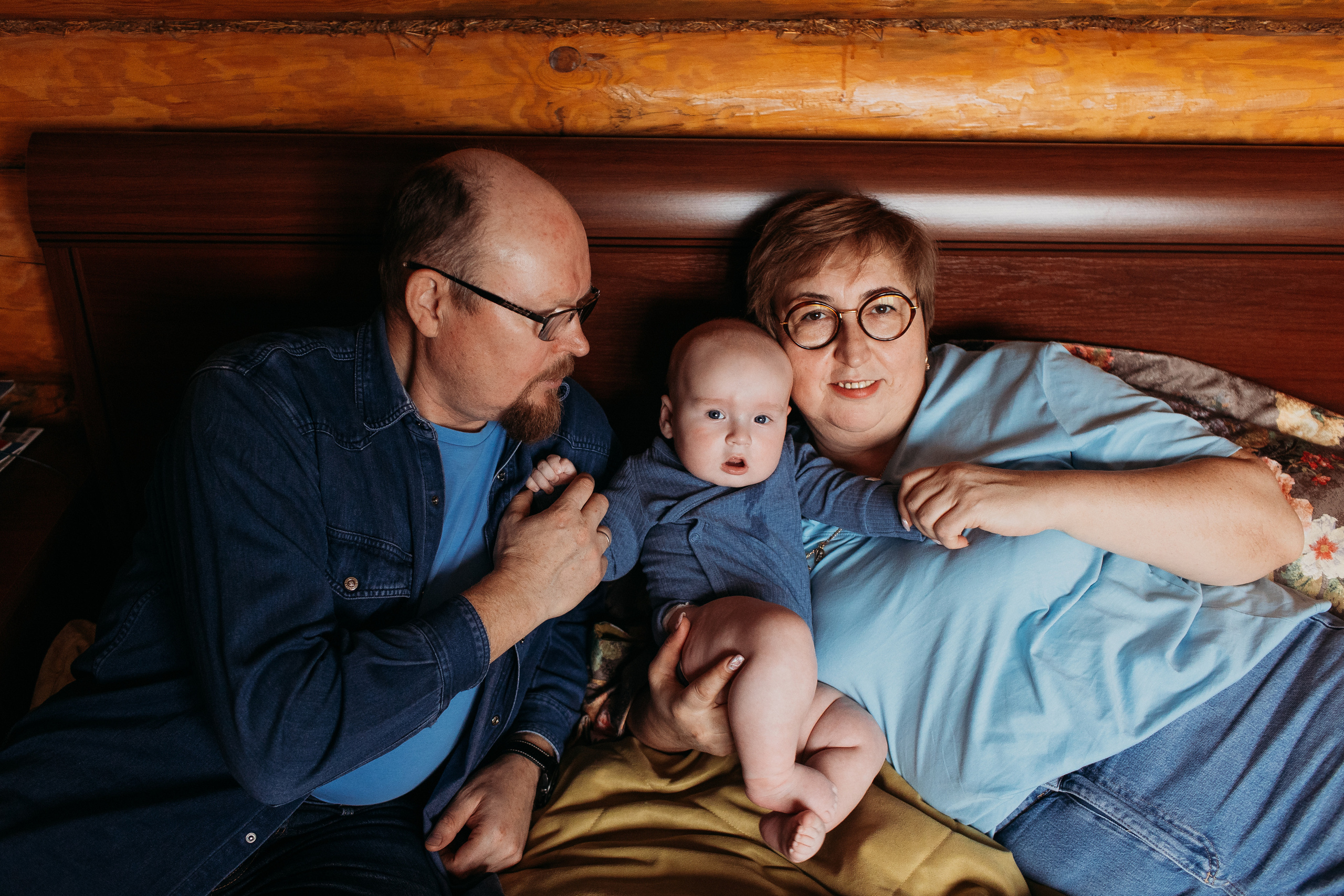 Большая семья. Семейный фотограф Тюмень, фотограф на роды Салмина Мария