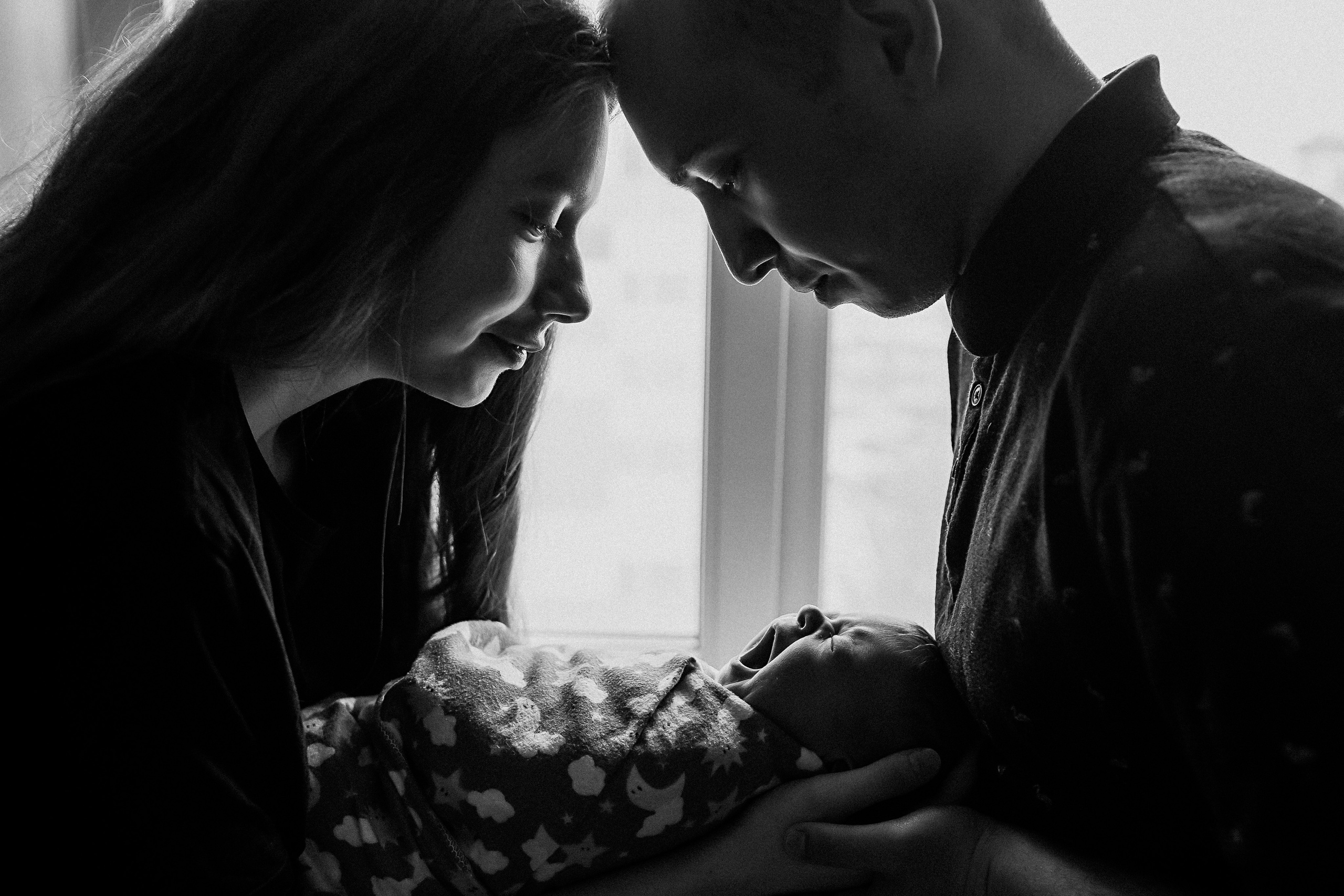 Новорожденный. Семейный фотограф Тюмень, фотограф на роды Салмина Мария