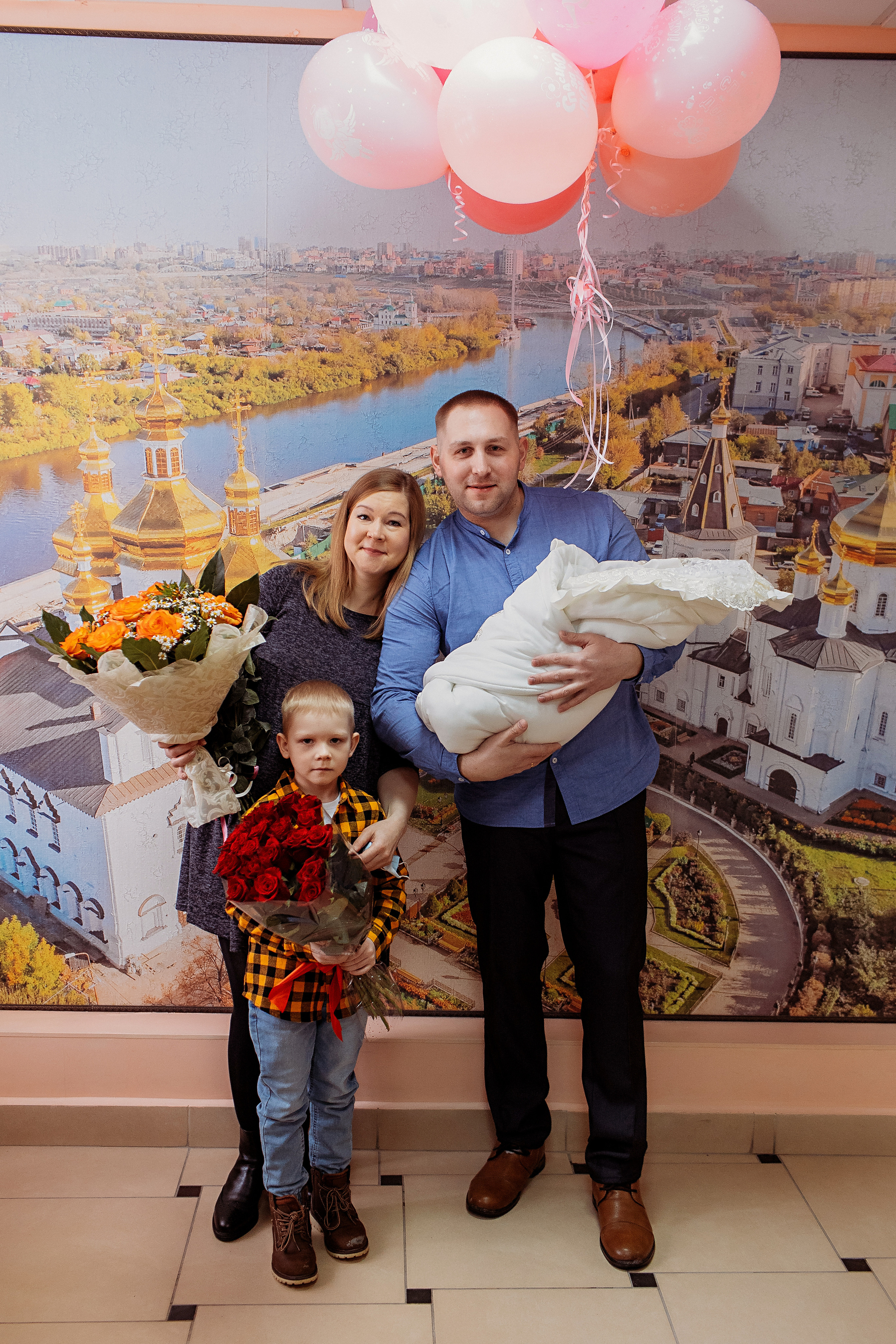 Выписка с палатой. Семейный фотограф Тюмень, фотограф на роды Салмина Мария