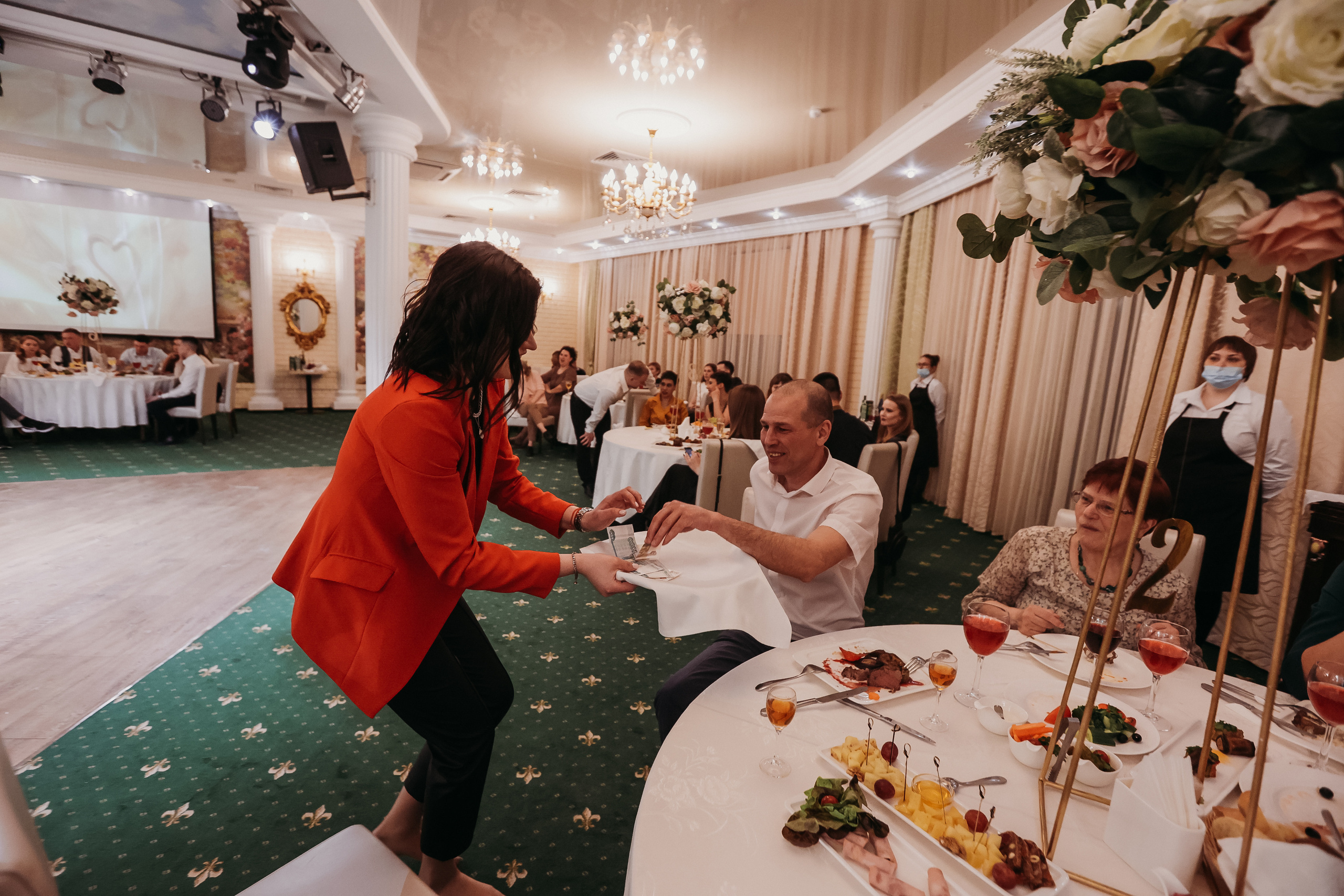 Банкет. Семейный фотограф Тюмень, фотограф на роды Салмина Мария