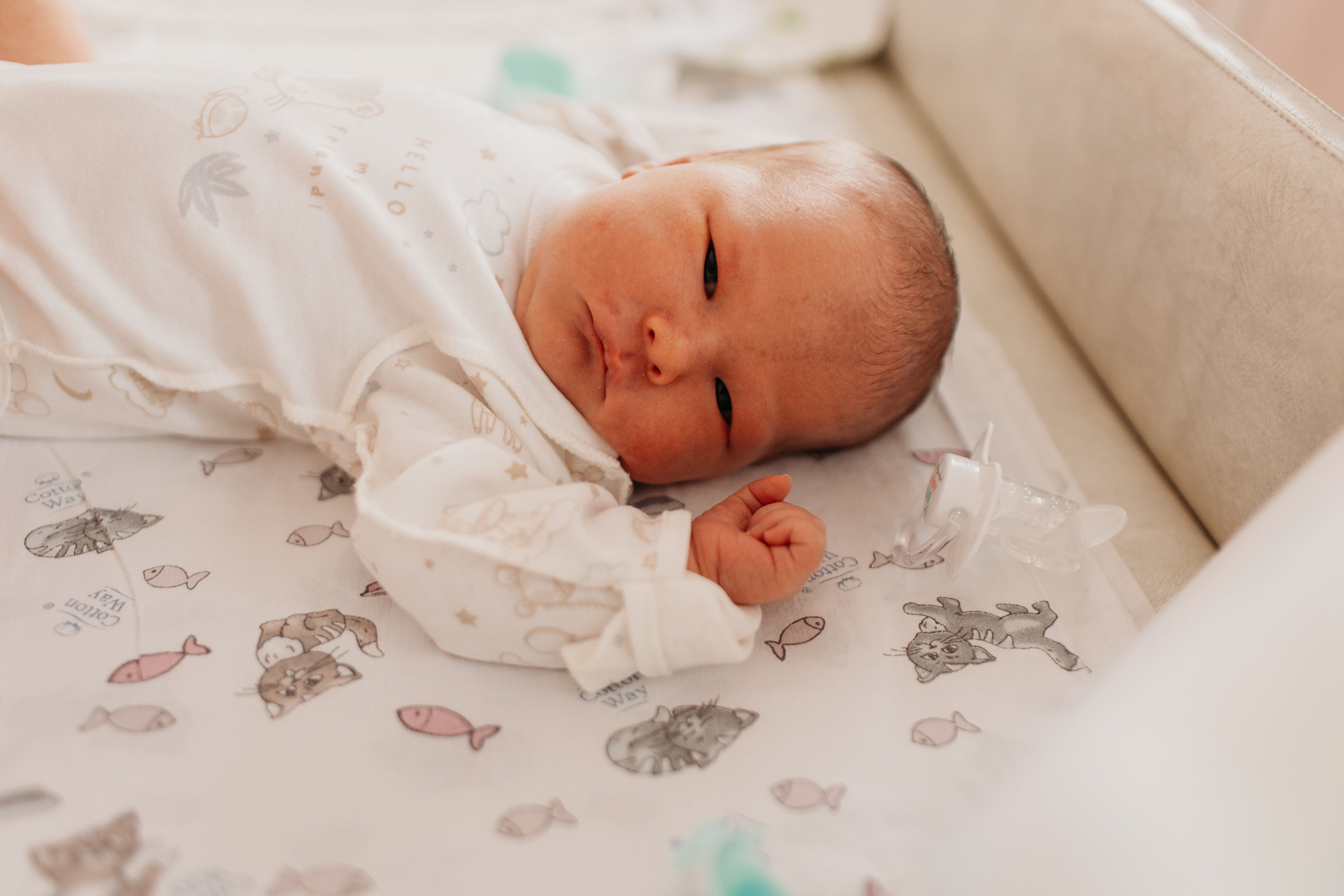 Выписка с палатой. Семейный фотограф Тюмень, фотограф на роды Салмина Мария