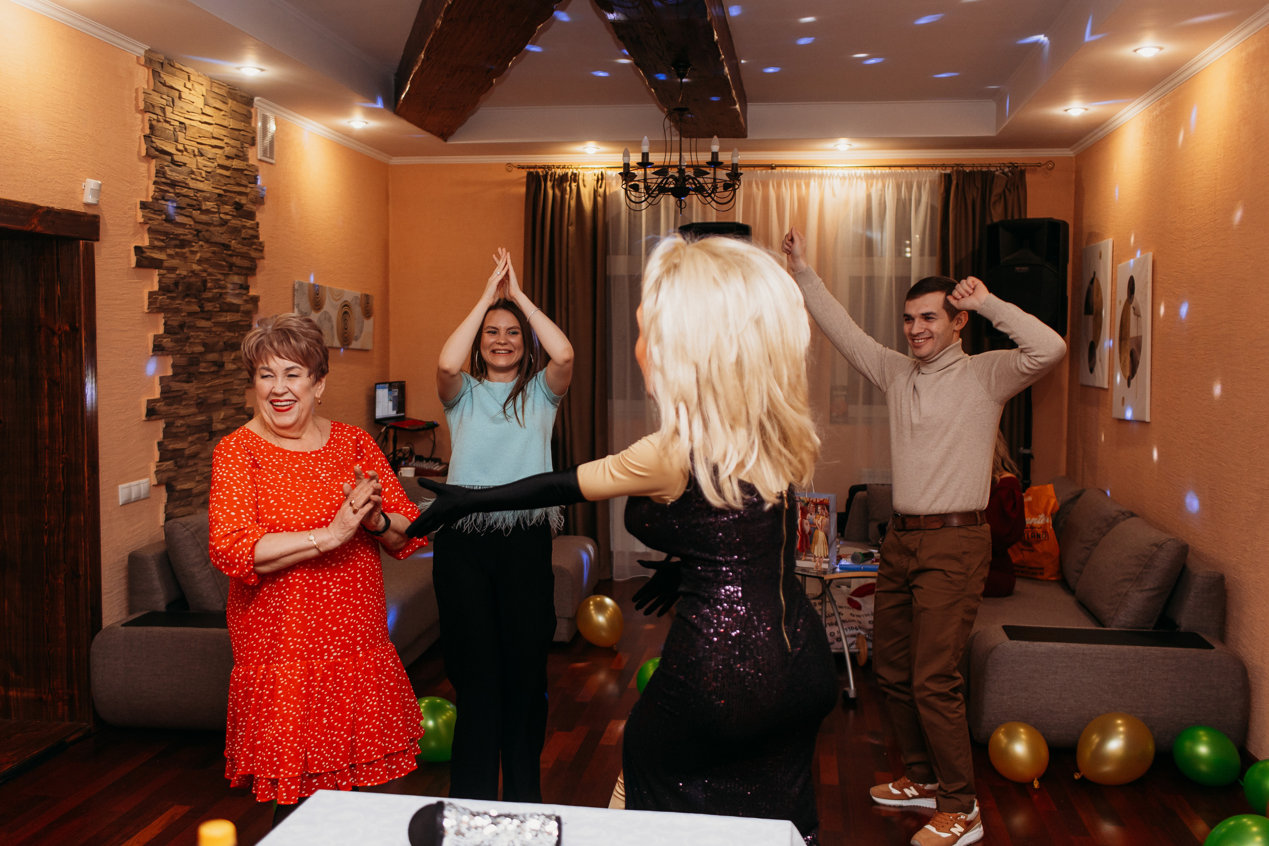 Банкет. Семейный фотограф Тюмень, фотограф на роды Салмина Мария