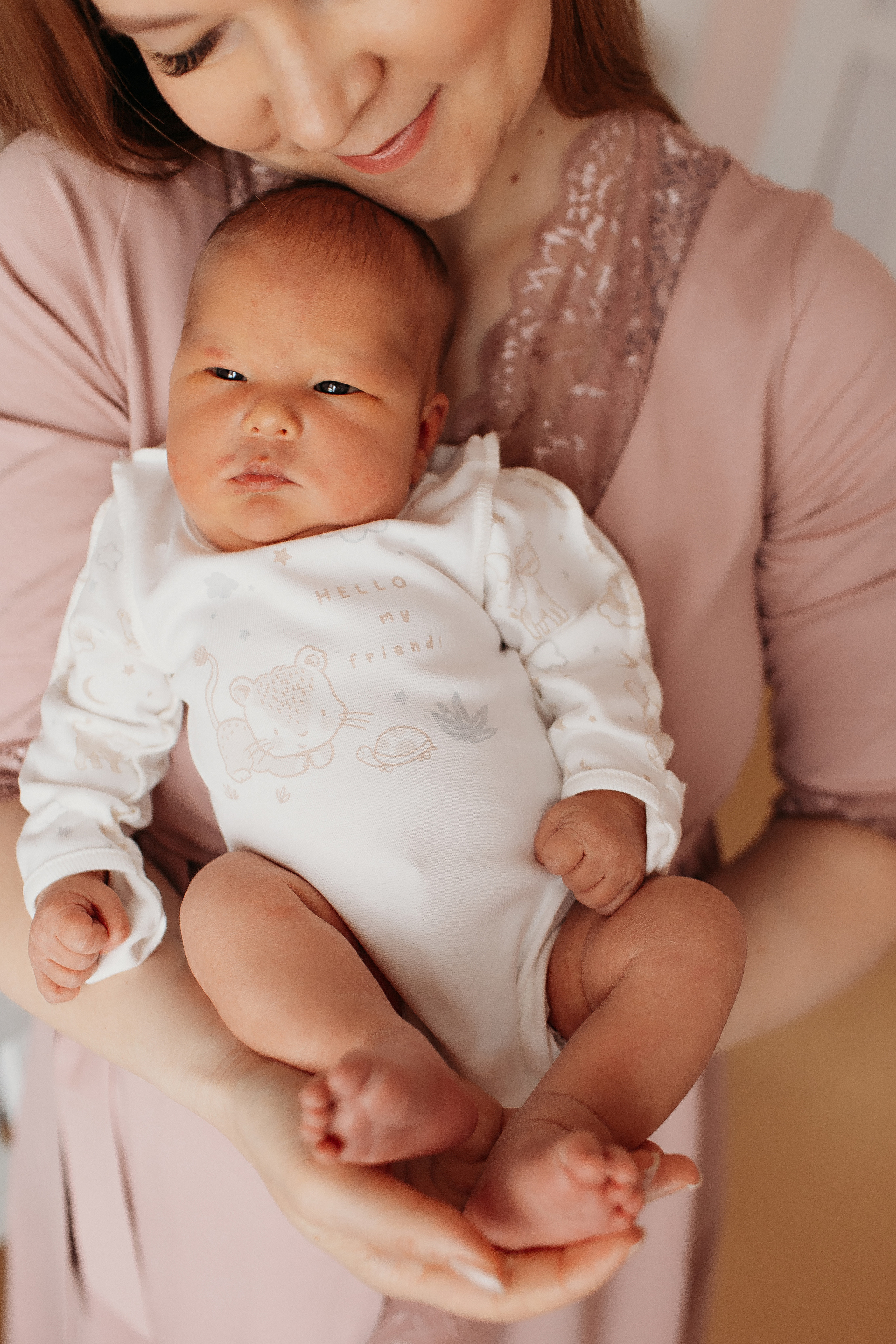 Выписка с палатой. Семейный фотограф Тюмень, фотограф на роды Салмина Мария