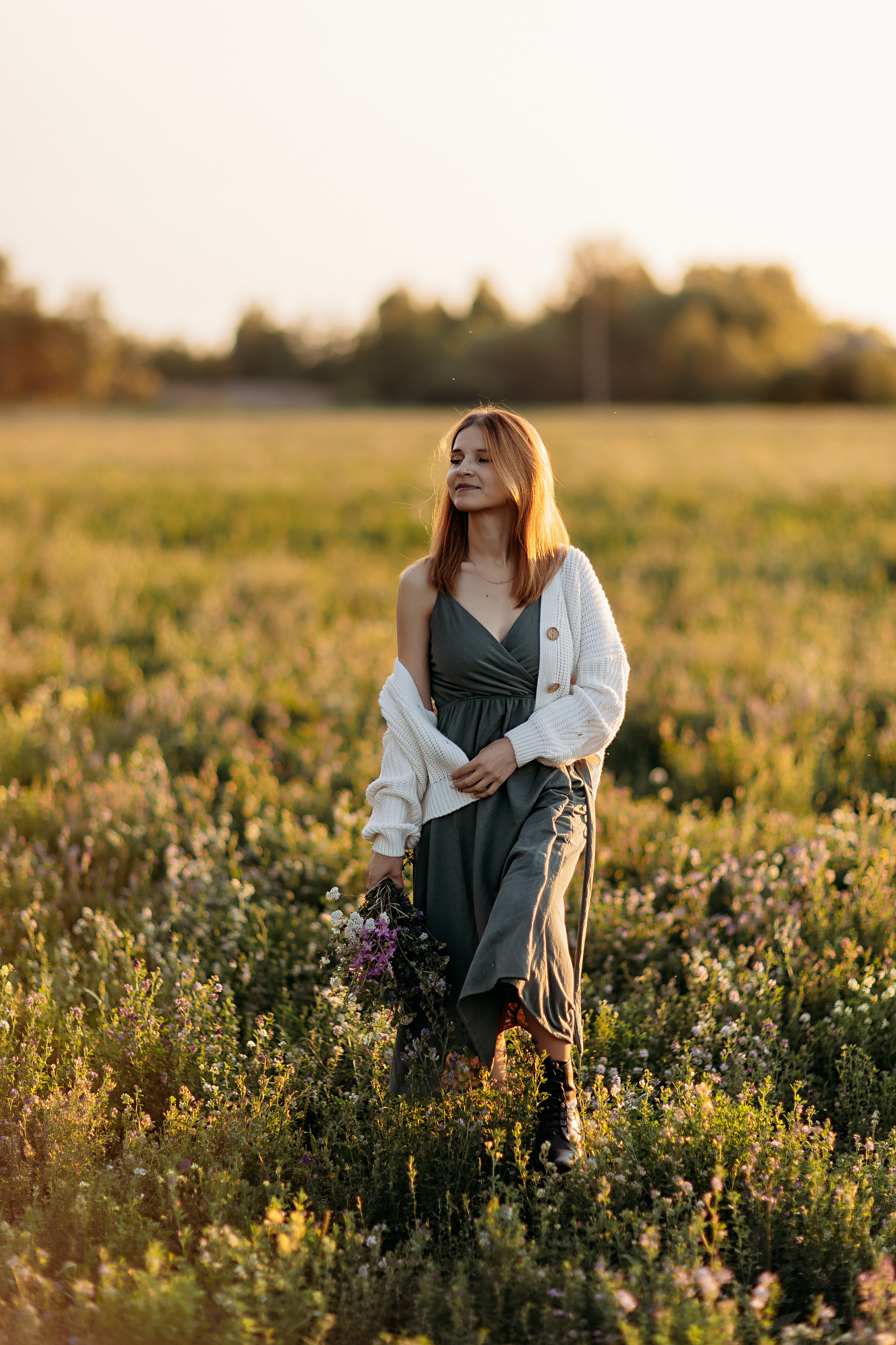 Поле. Семейный фотограф Тюмень, фотограф на роды Салмина Мария
