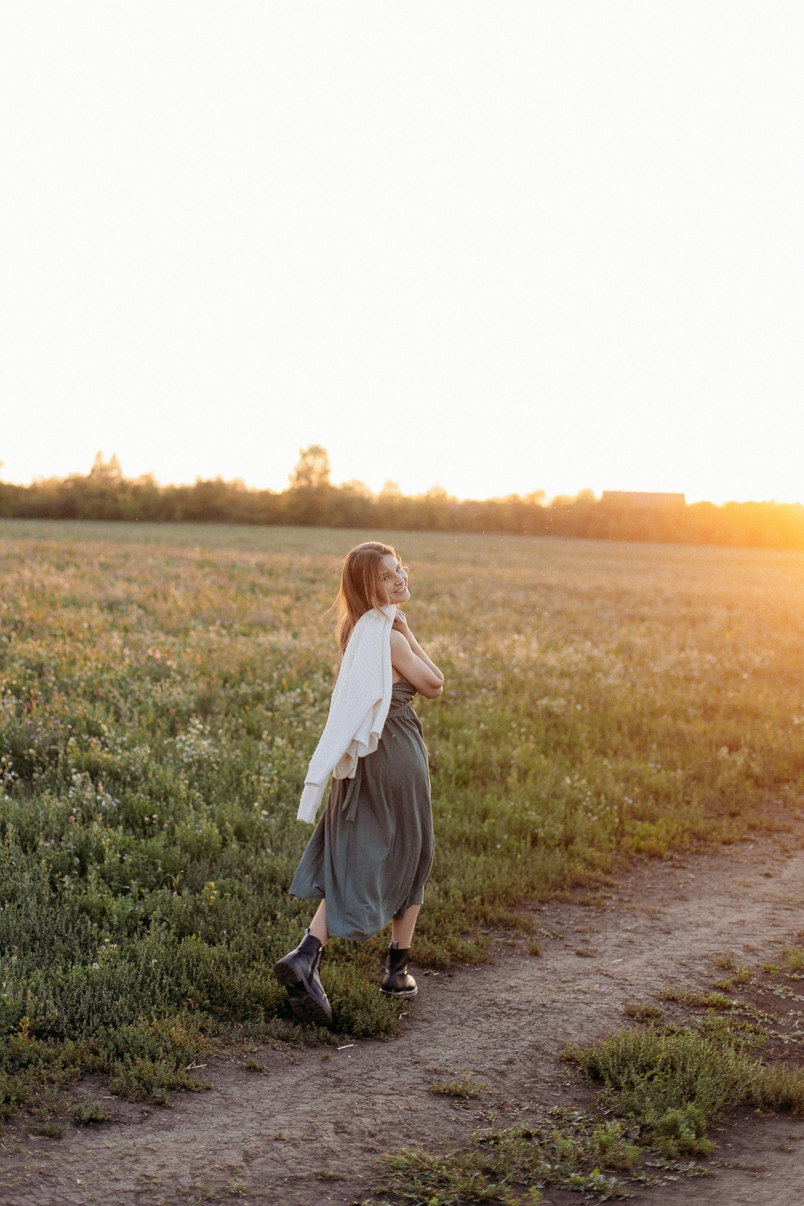 Поле. Семейный фотограф Тюмень, фотограф на роды Салмина Мария
