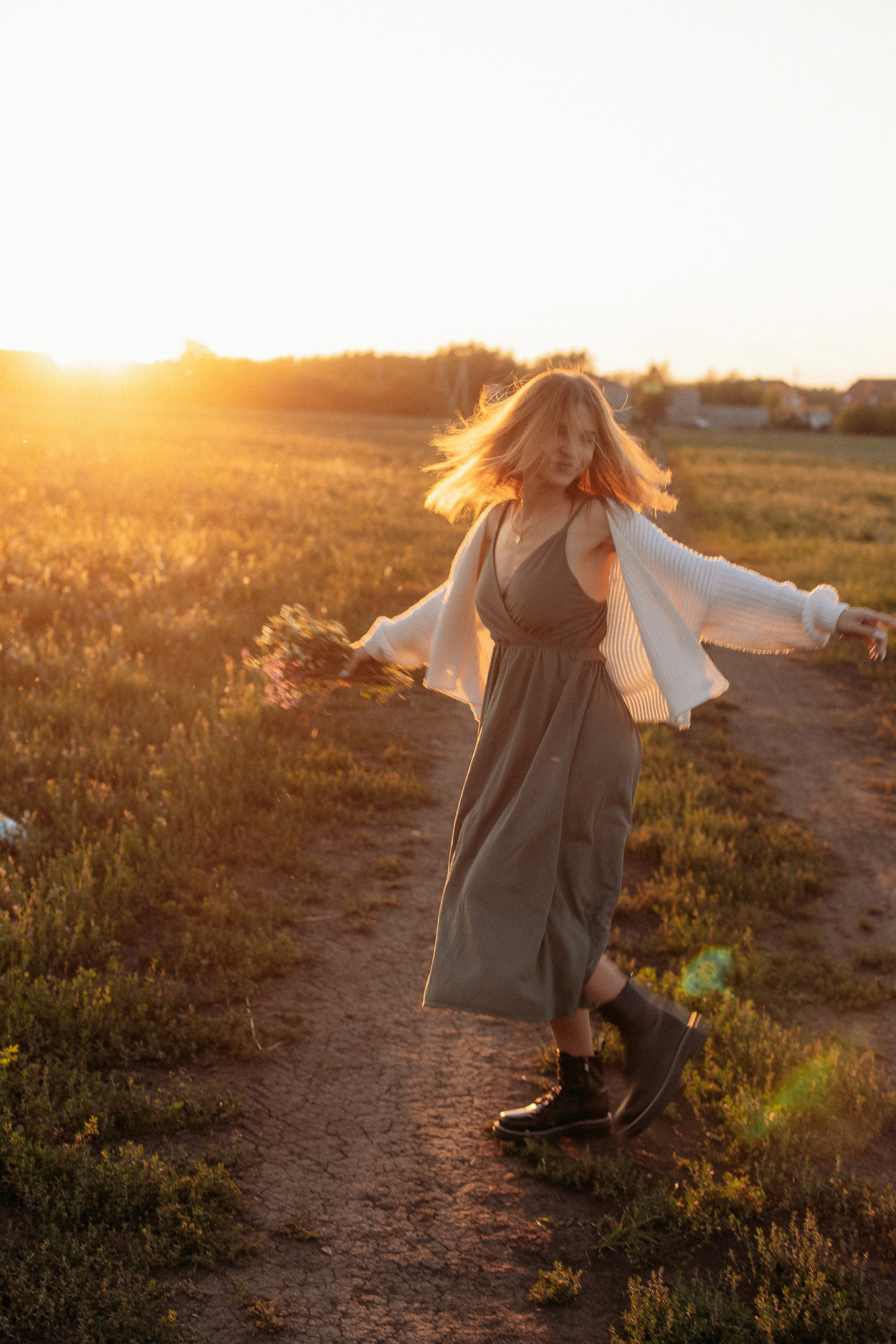 Поле. Семейный фотограф Тюмень, фотограф на роды Салмина Мария