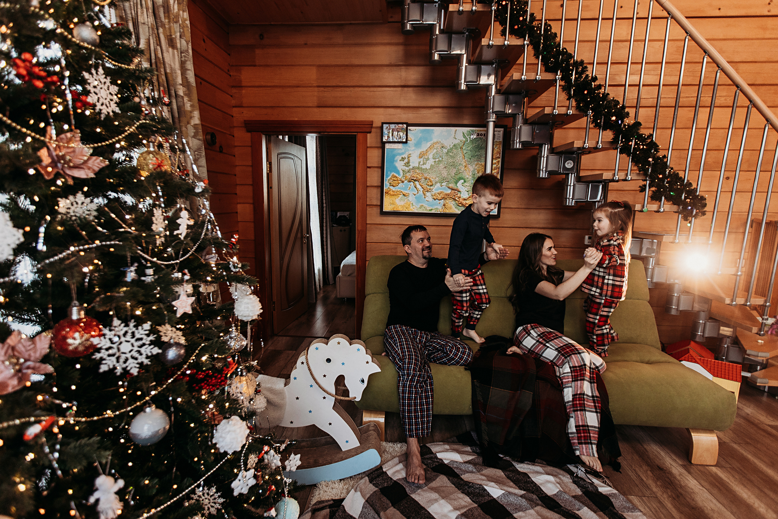 Тёплый новый год. Семейный фотограф Тюмень, фотограф на роды Салмина Мария