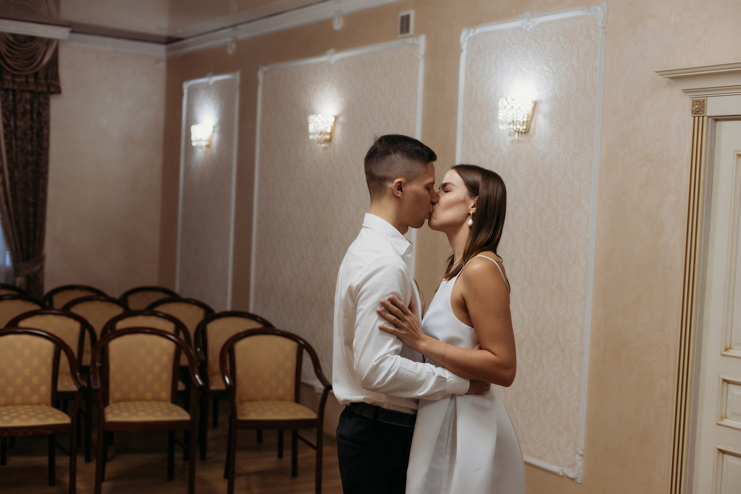 ЗАГС на Кирова. Семейный фотограф Тюмень, фотограф на роды Салмина Мария