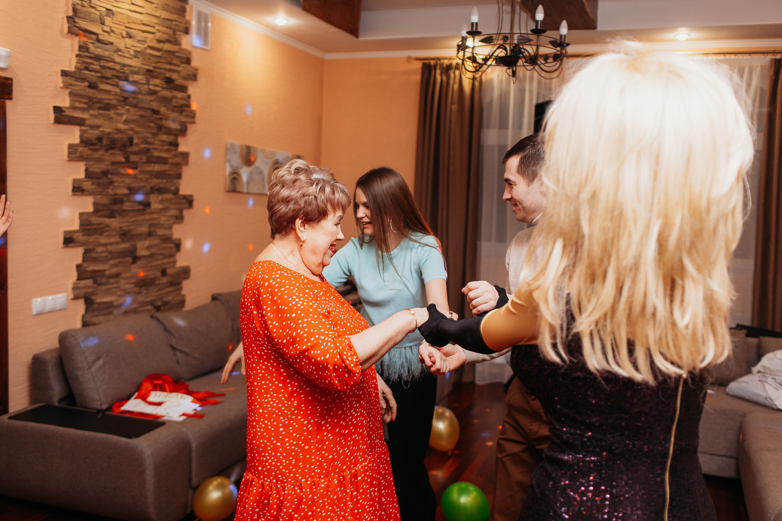 Банкет. Семейный фотограф Тюмень, фотограф на роды Салмина Мария