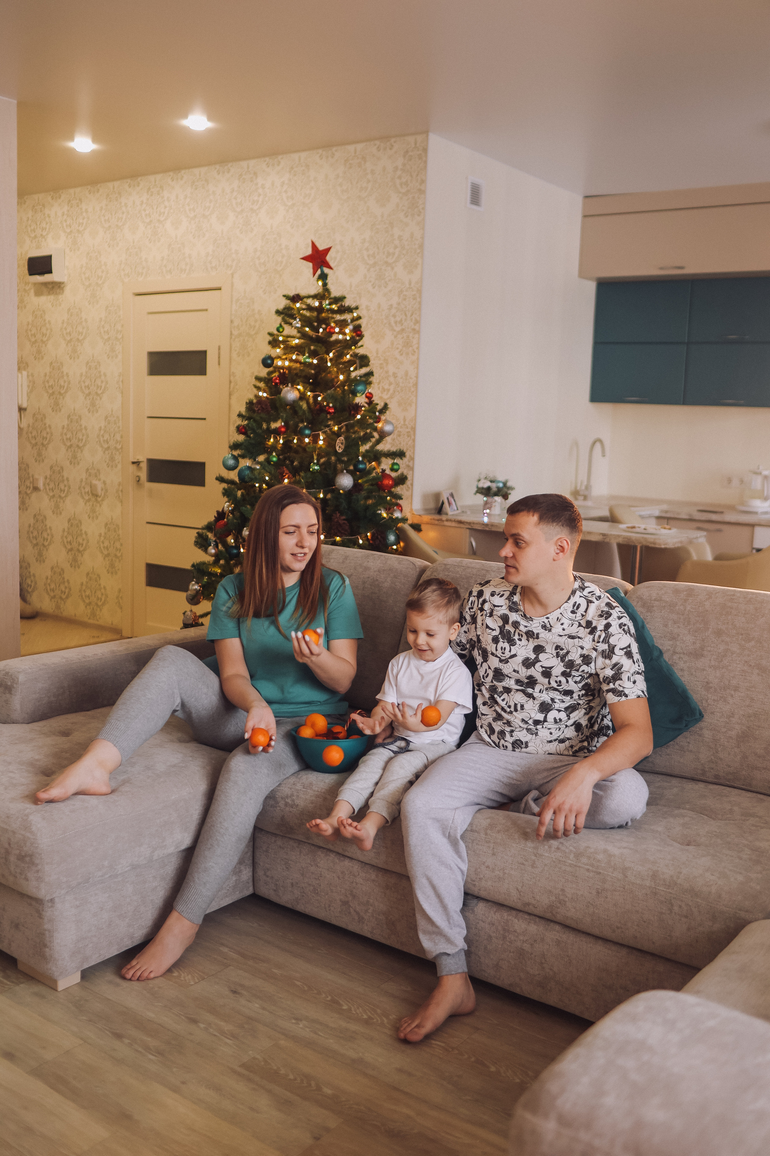 Новогодняя. Семейный фотограф Тюмень, фотограф на роды Салмина Мария