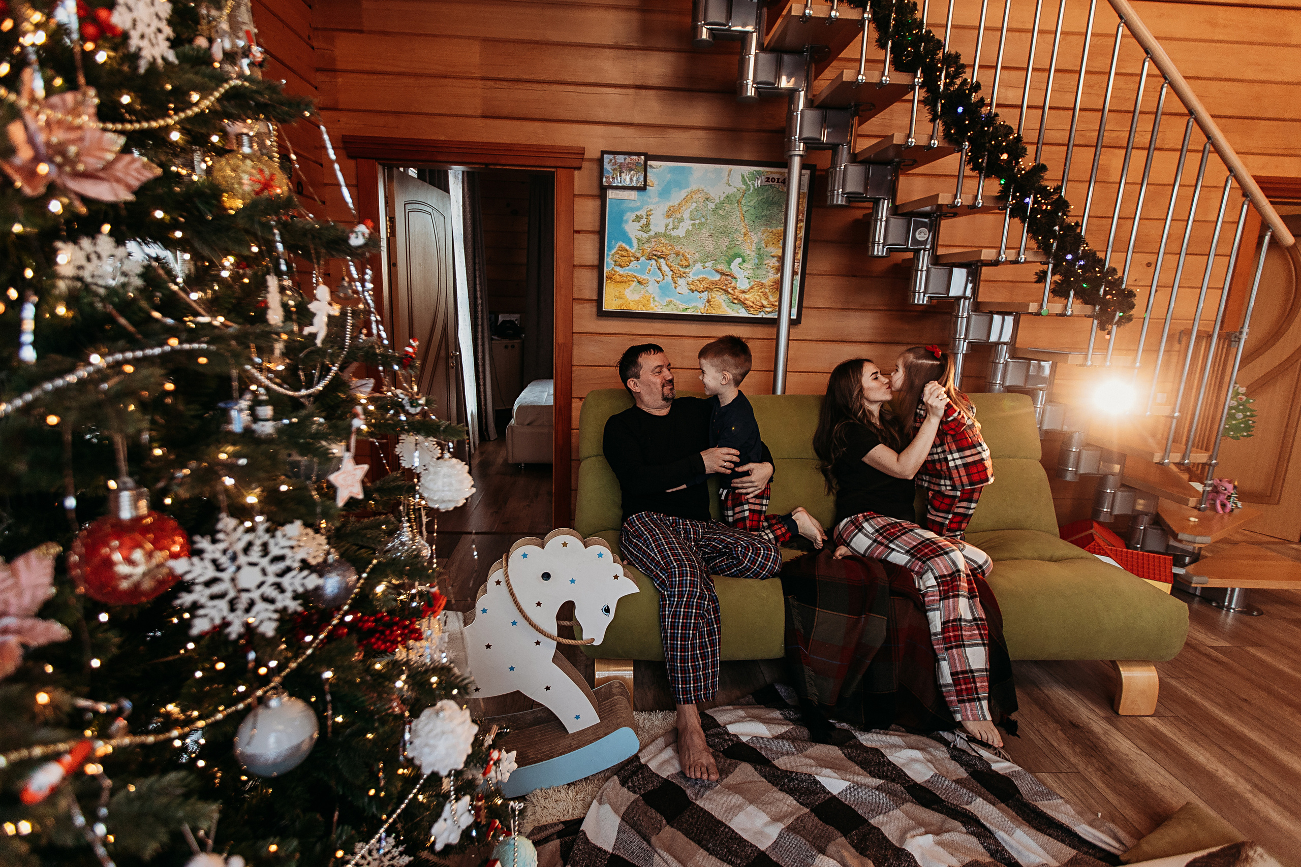 Тёплый новый год. Семейный фотограф Тюмень, фотограф на роды Салмина Мария