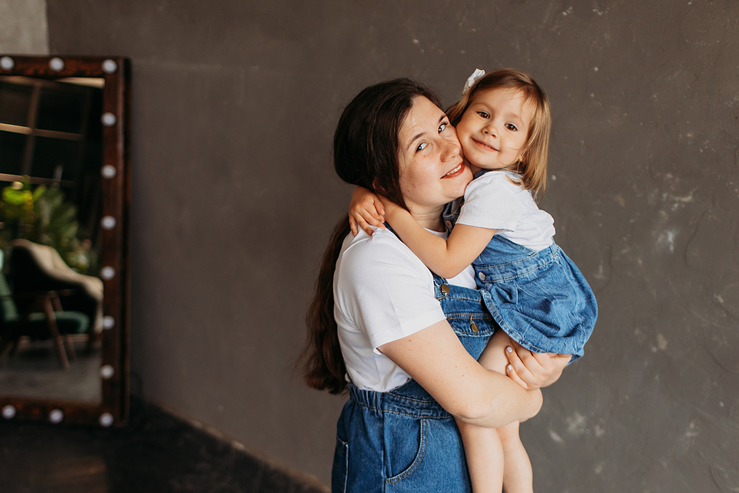 Лофт пространство Наше место. Семейный фотограф Тюмень, фотограф на роды Салмина Мария